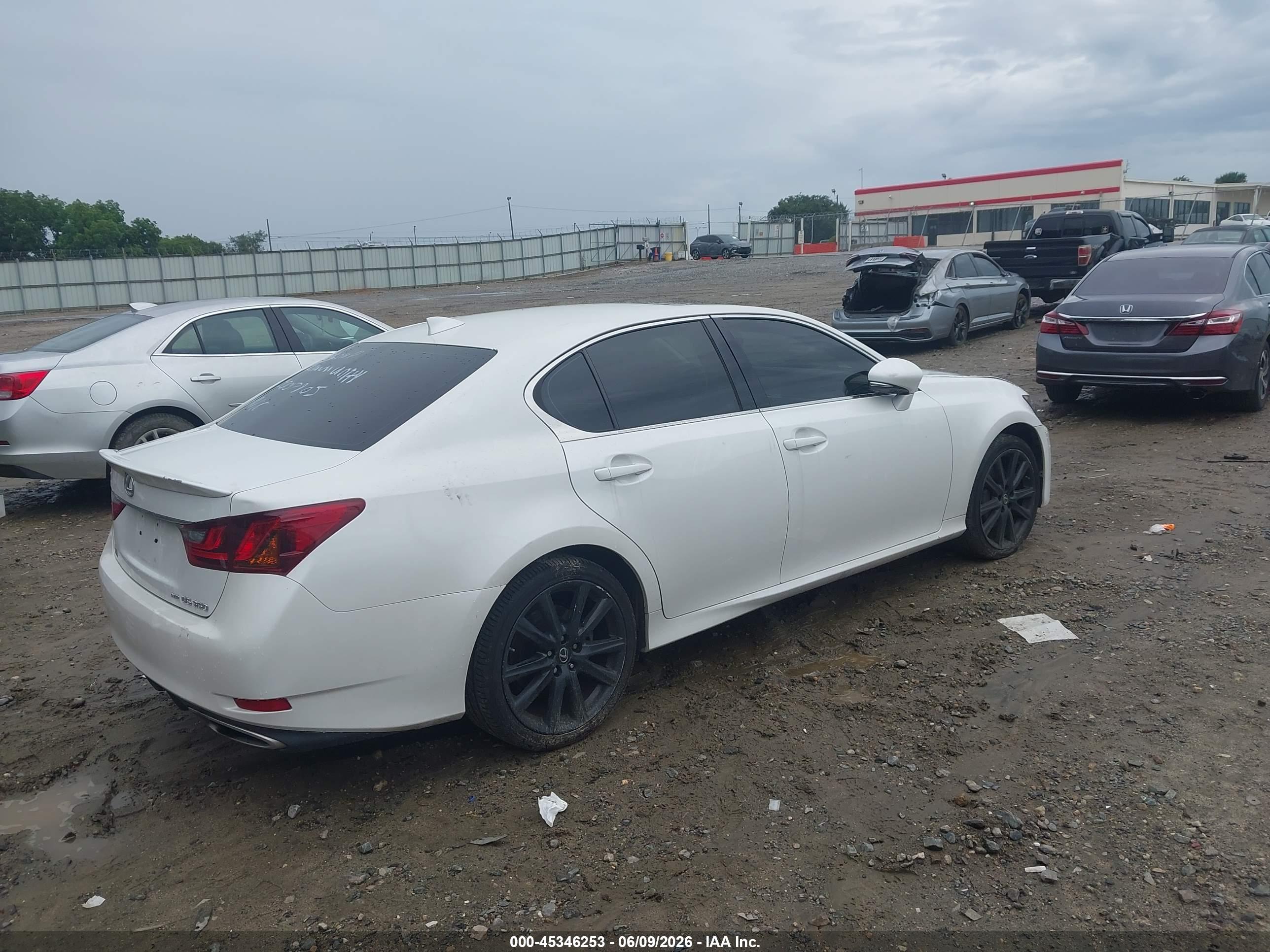 LEXUS GS image 4