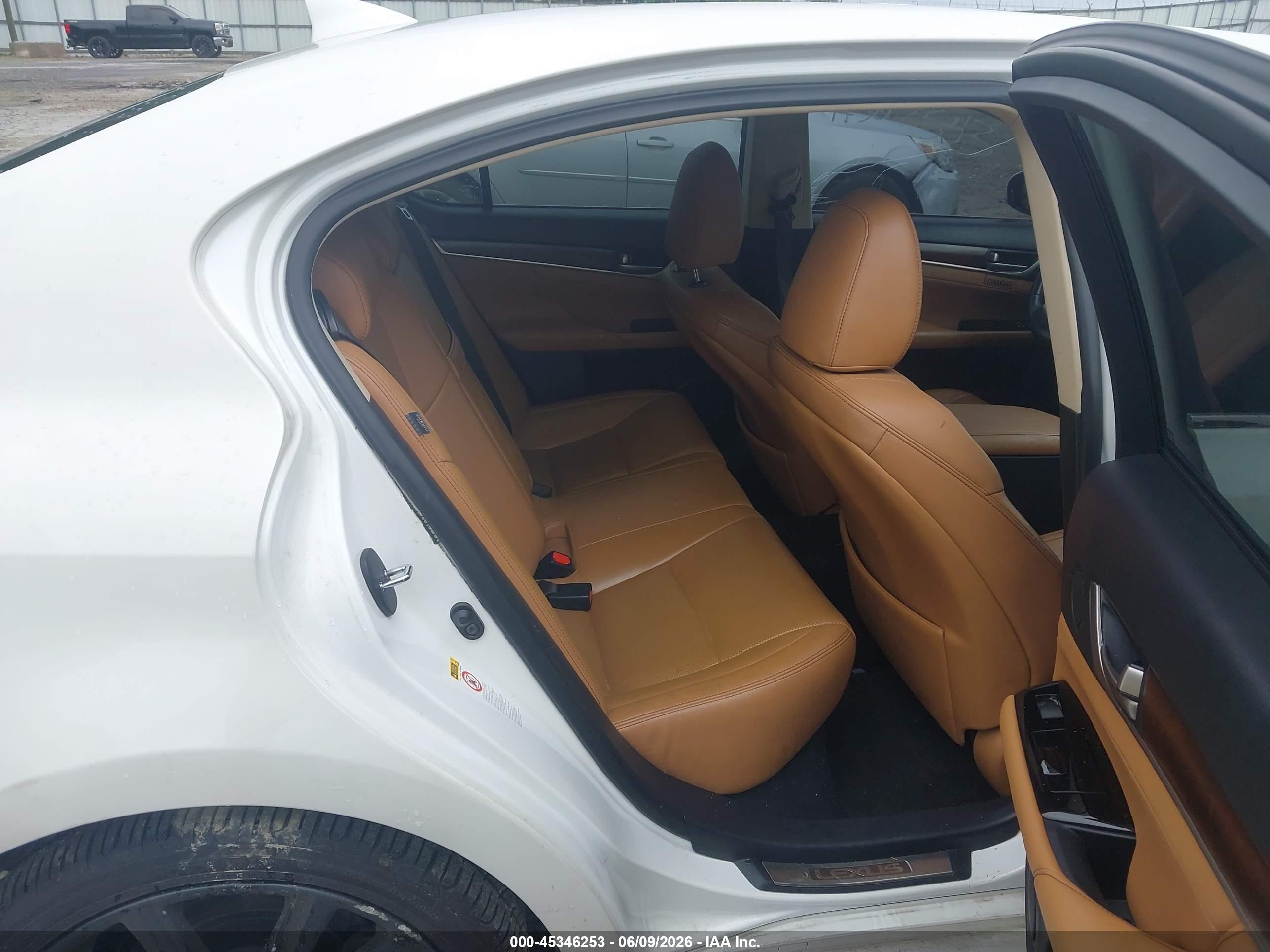 LEXUS GS image 8