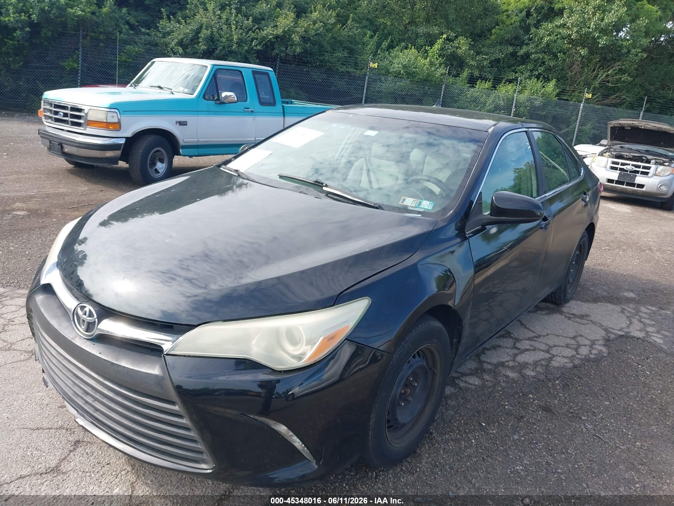 TOYOTA CAMRY image 2