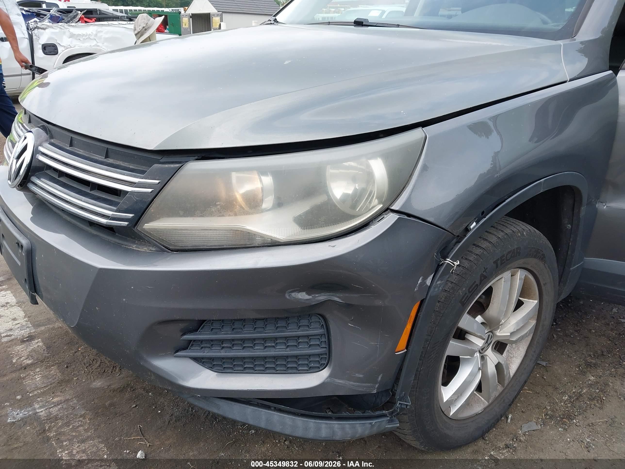 VOLKSWAGEN TIGUAN image 6