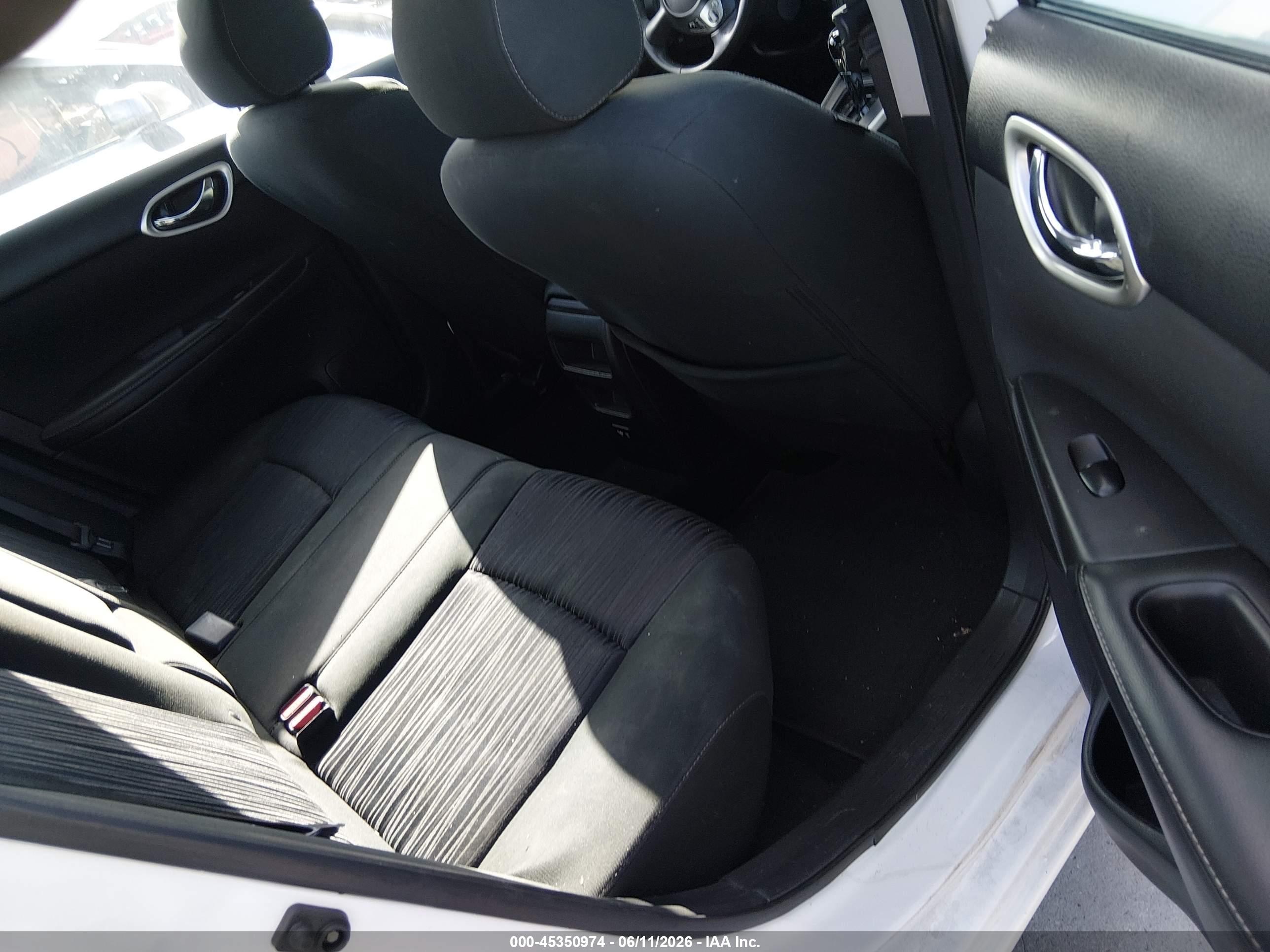 NISSAN SENTRA image 8