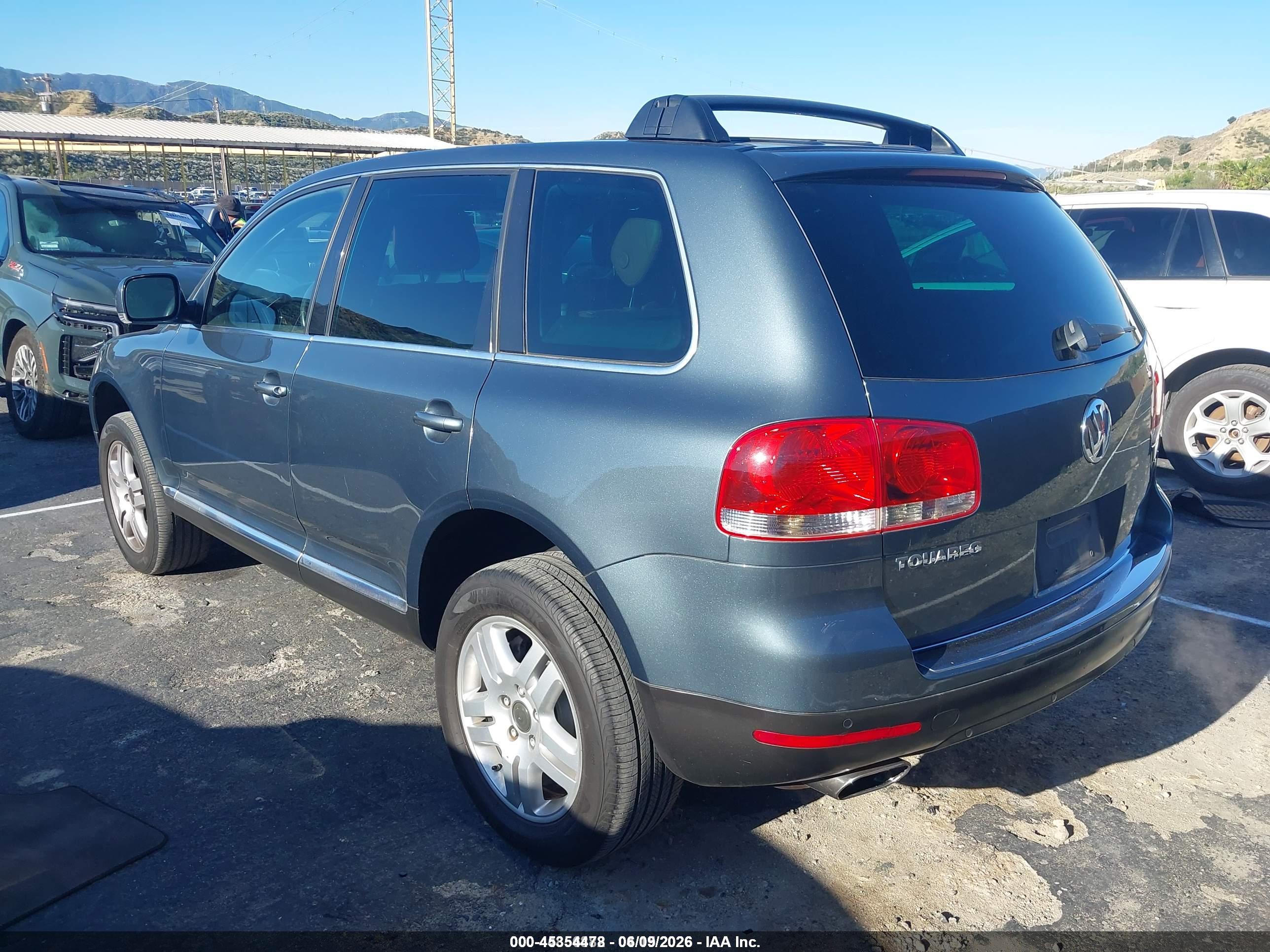 VOLKSWAGEN TOUAREG image 3