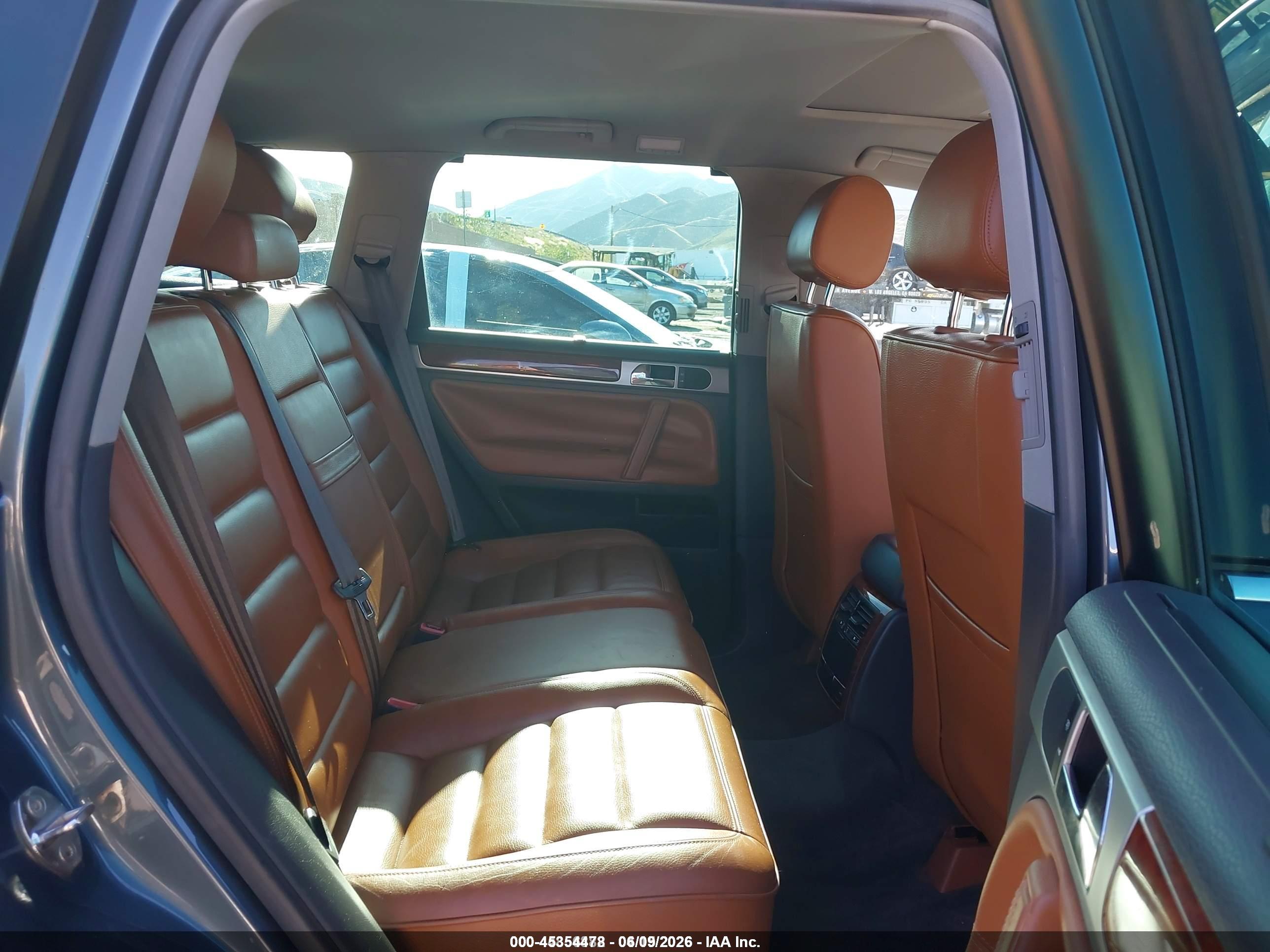 VOLKSWAGEN TOUAREG image 8