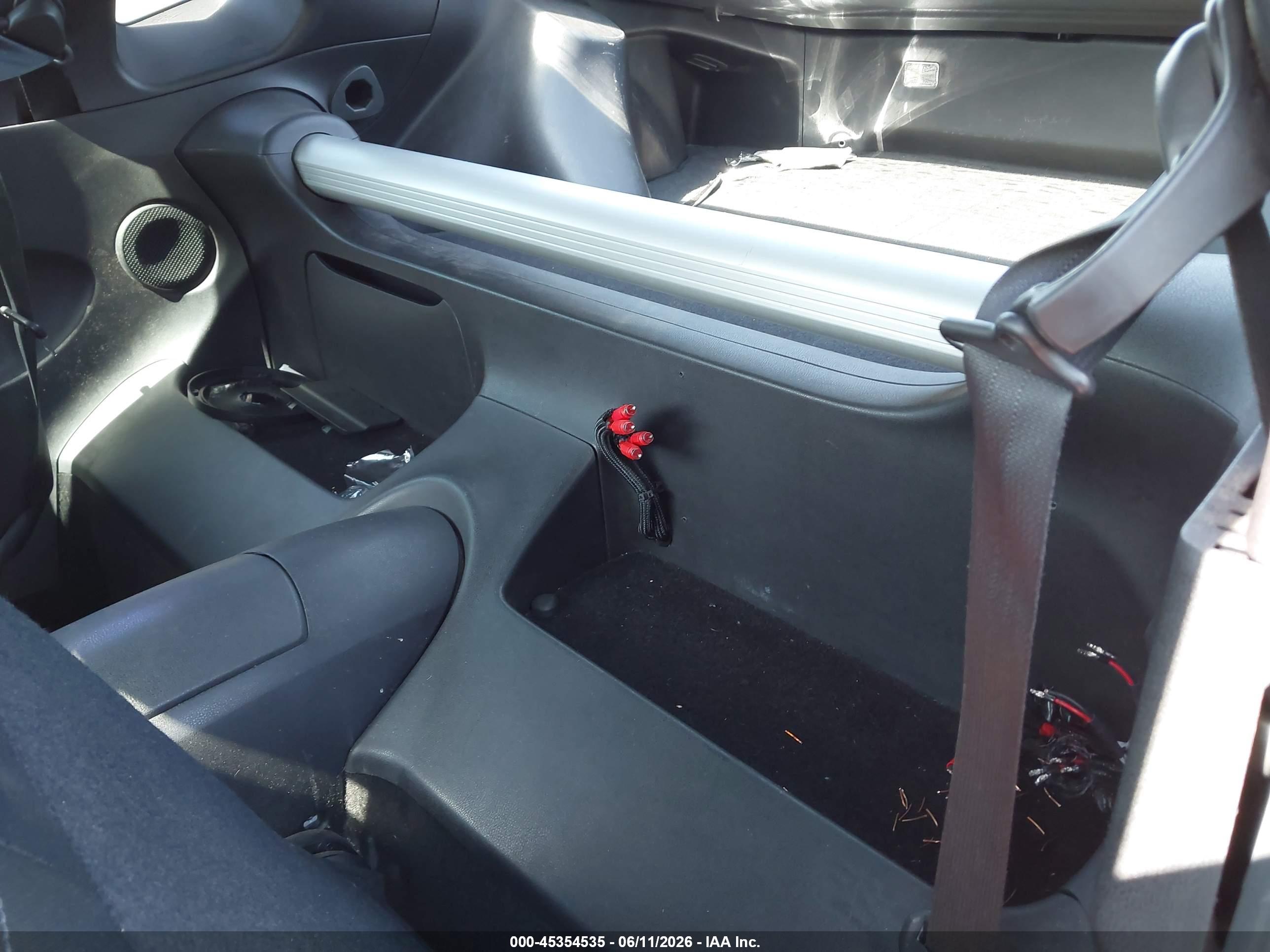 NISSAN 370Z image 8