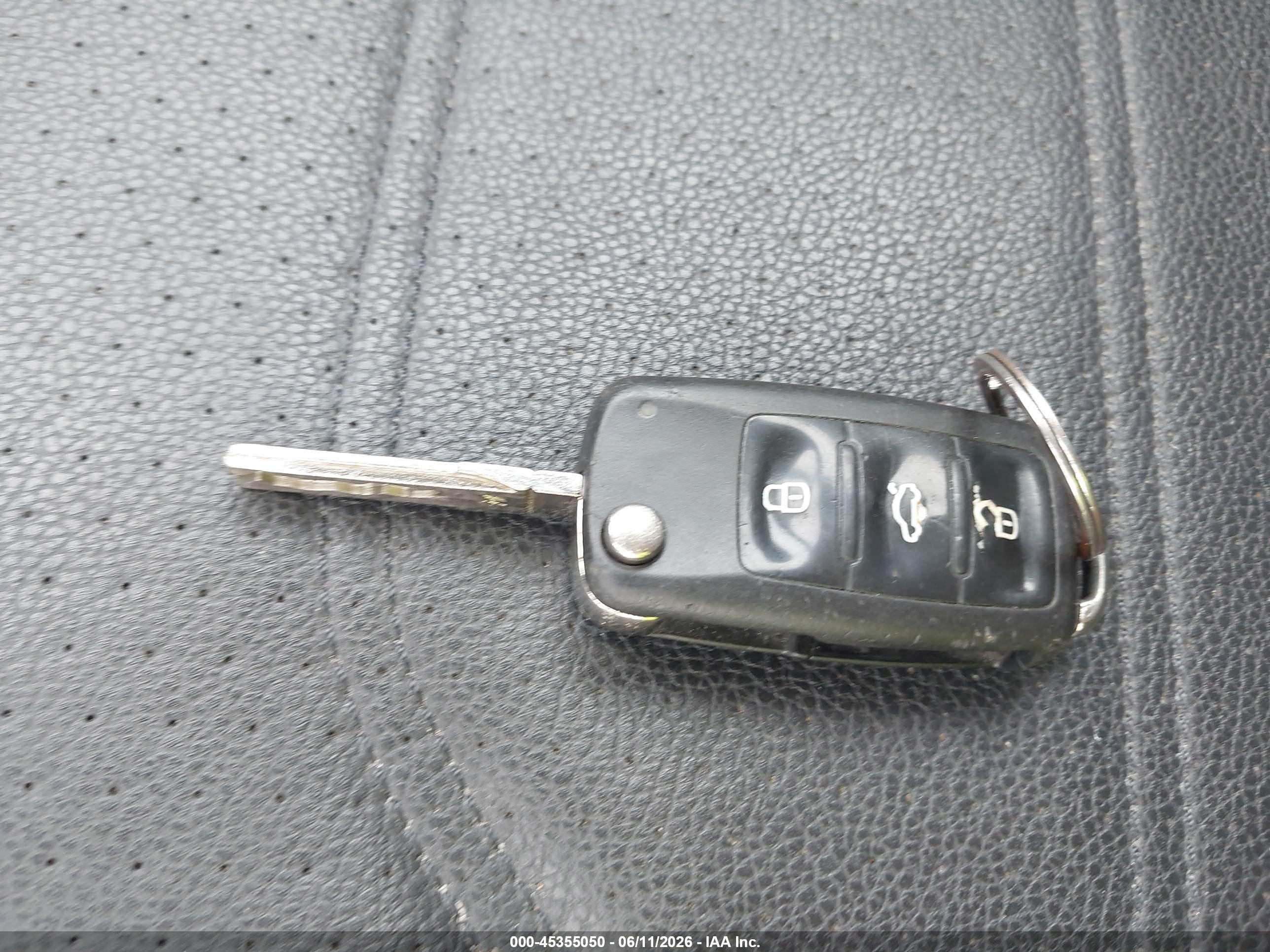 VOLKSWAGEN PASSAT image 11