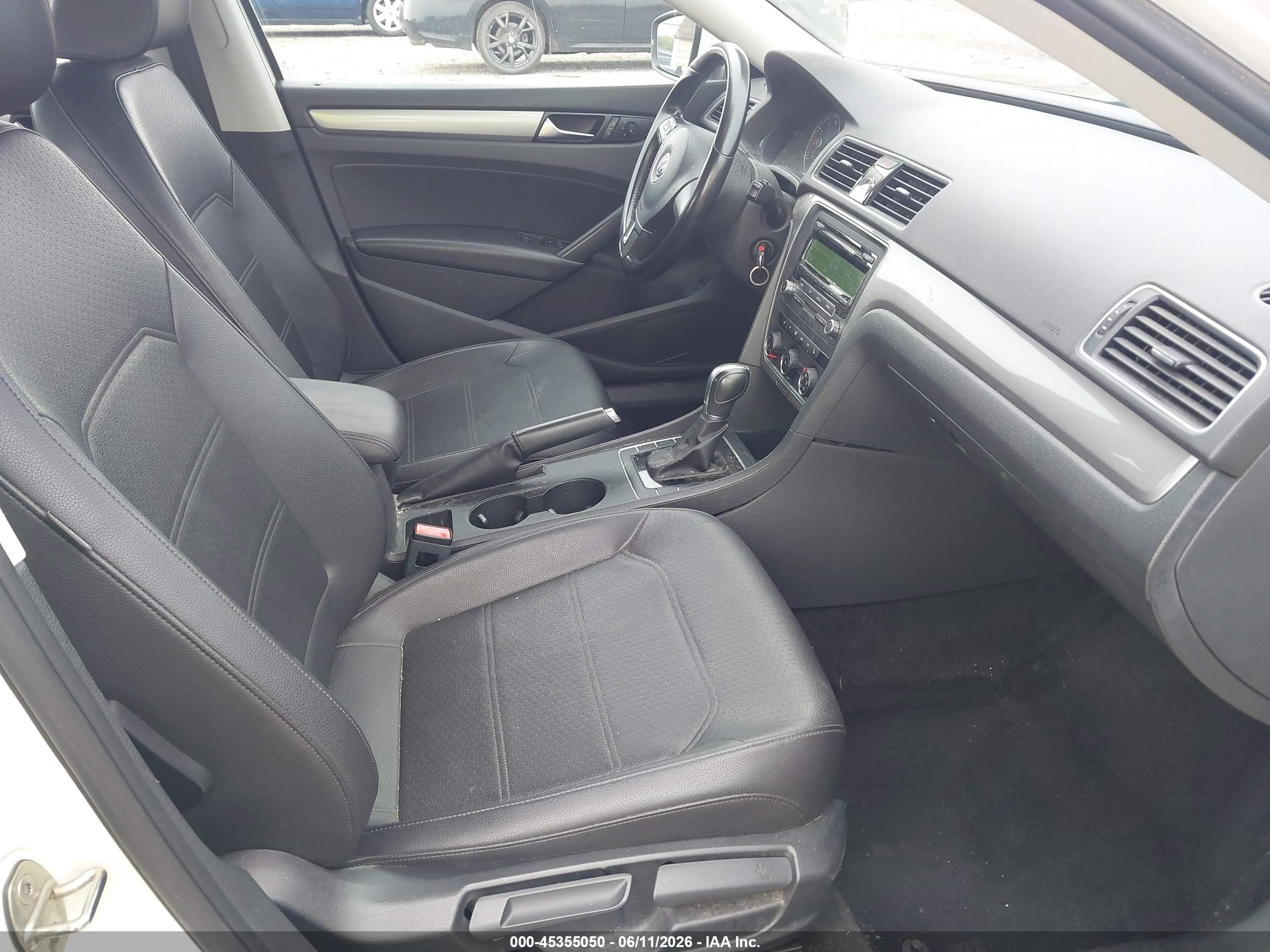 VOLKSWAGEN PASSAT image 5