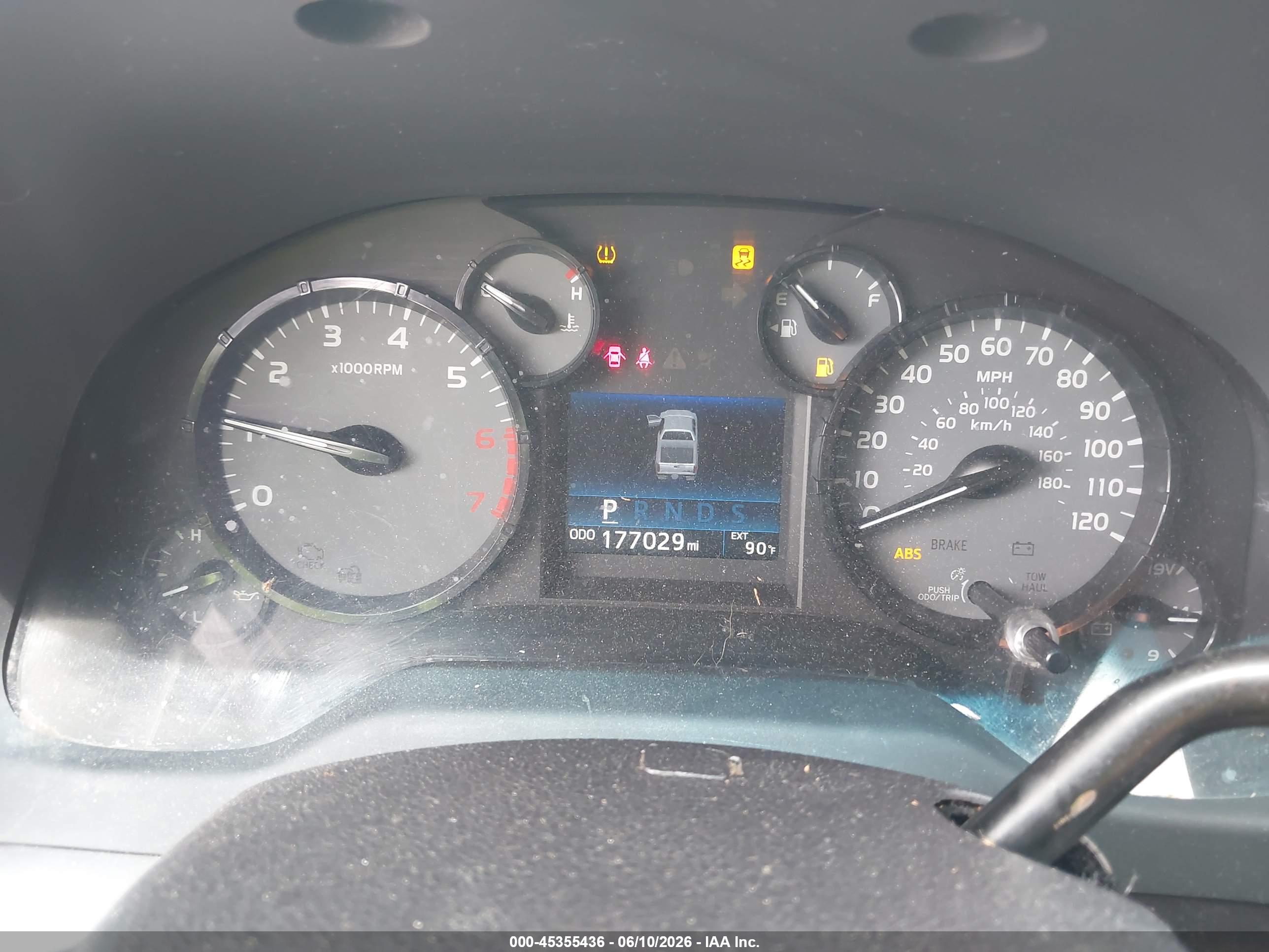TOYOTA TUNDRA image 7