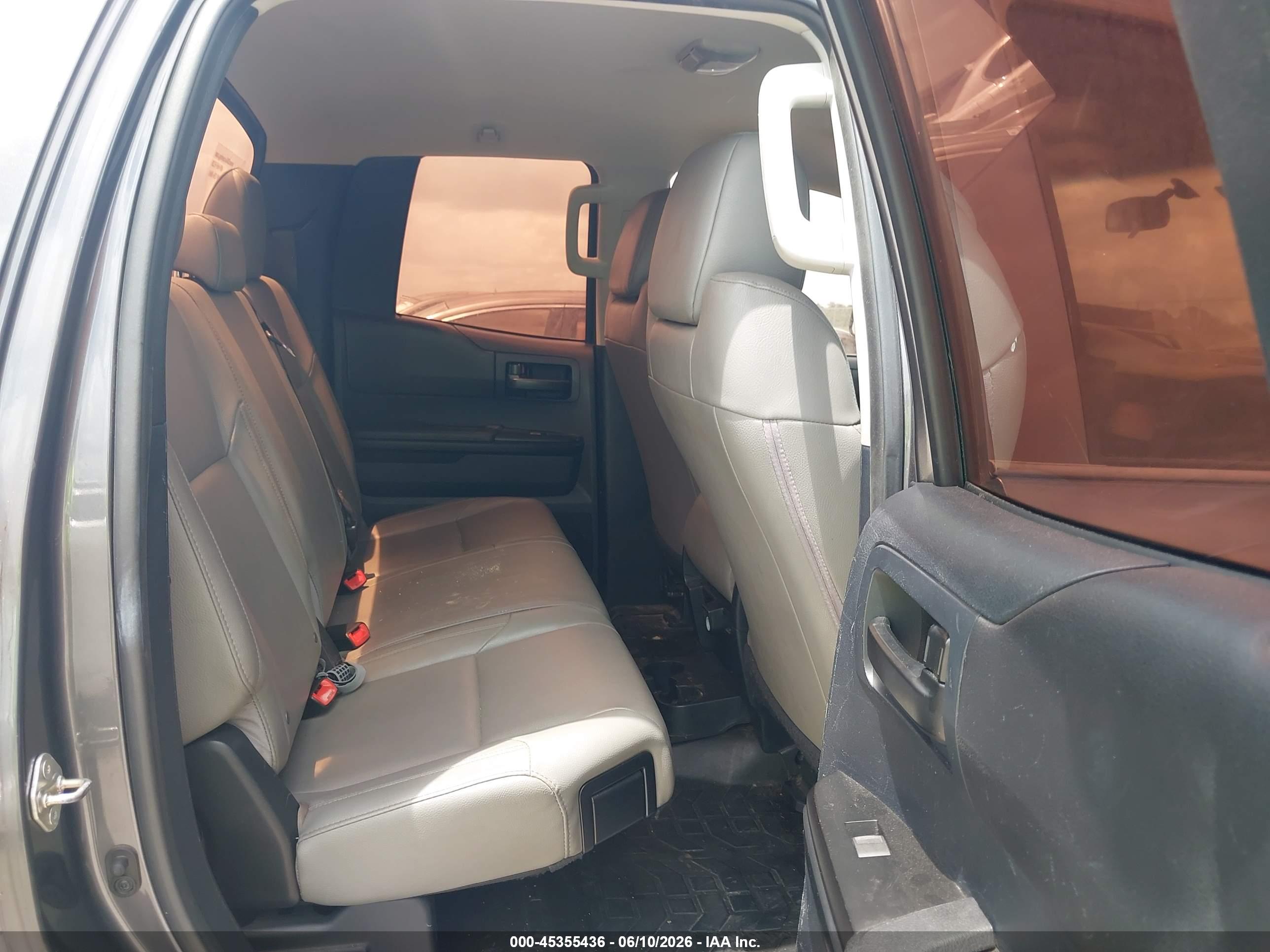 TOYOTA TUNDRA image 8