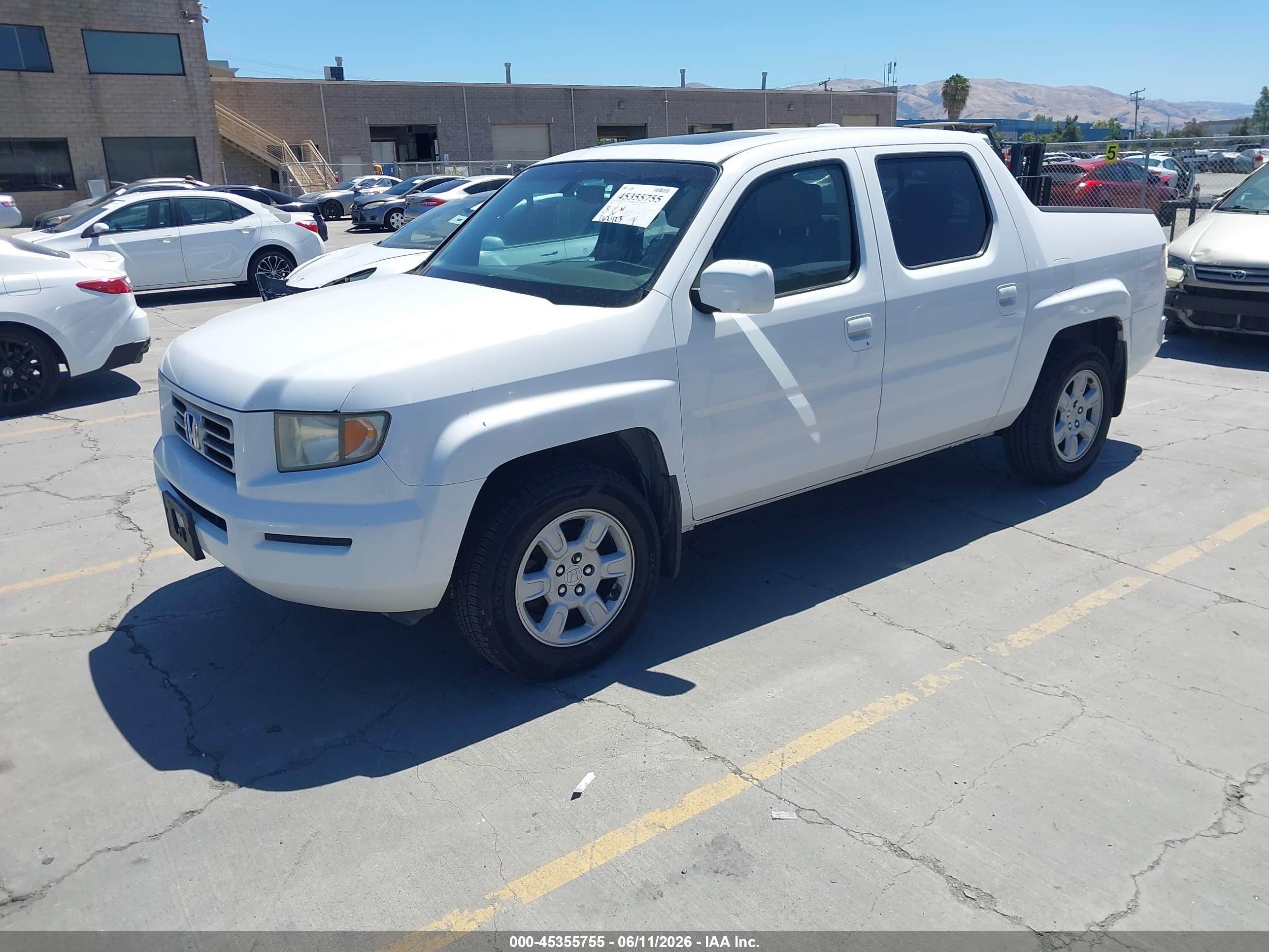 HONDA RIDGELINE image 2
