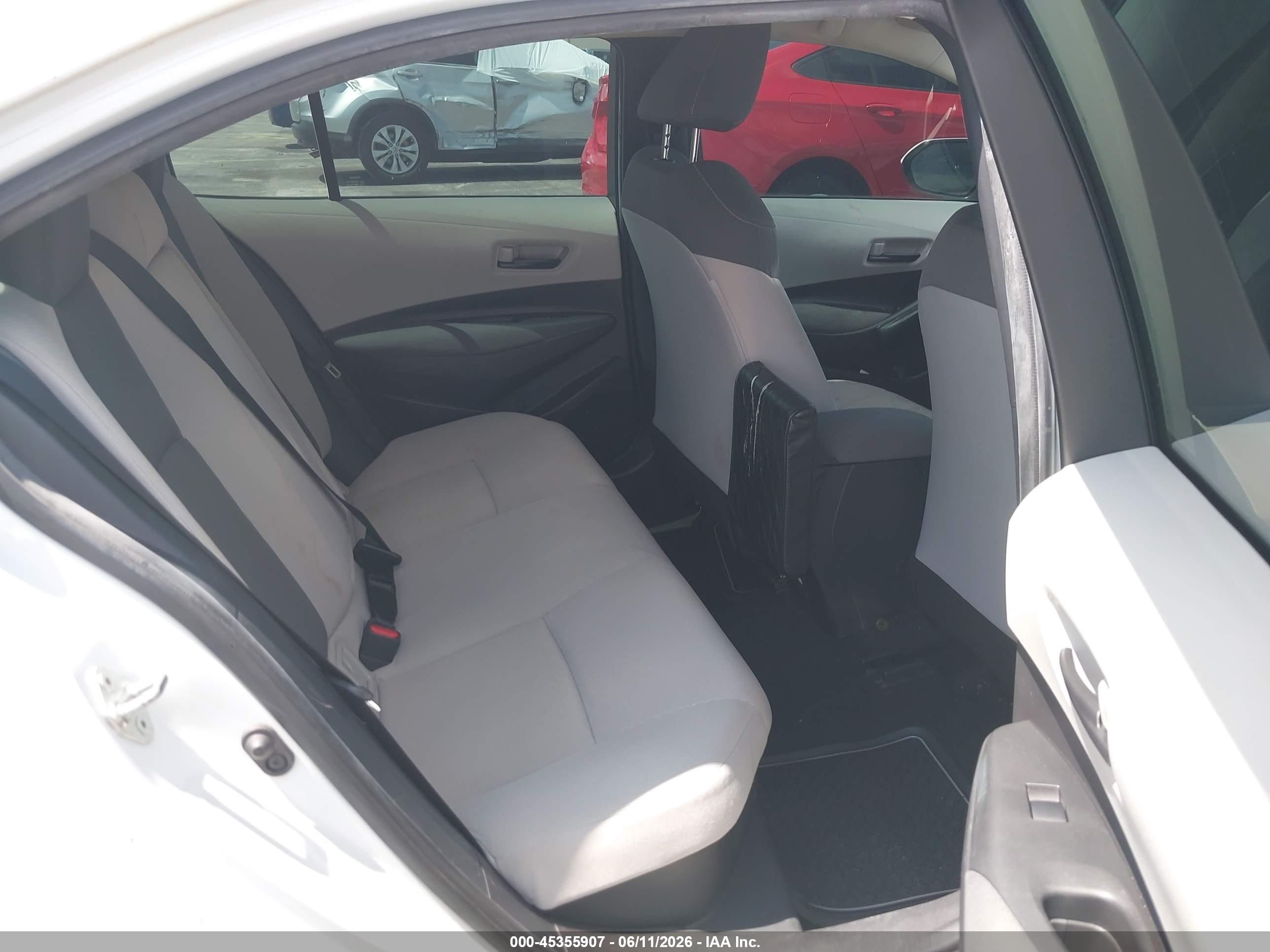 TOYOTA COROLLA image 8