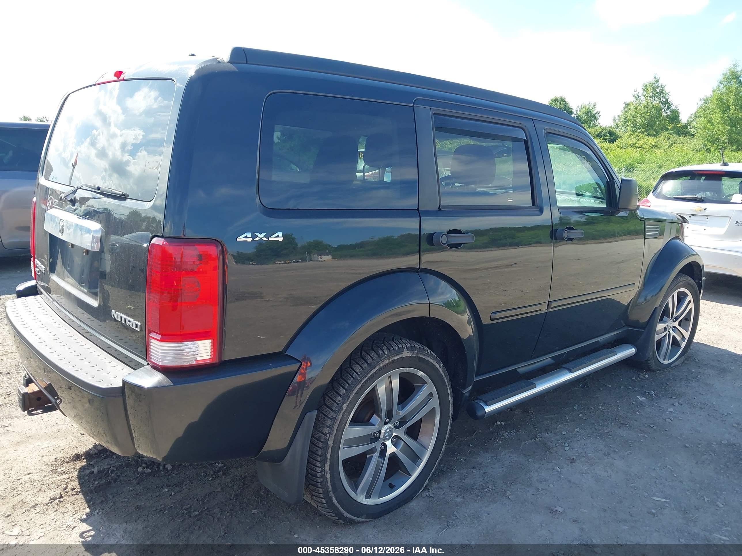 DODGE NITRO image 4