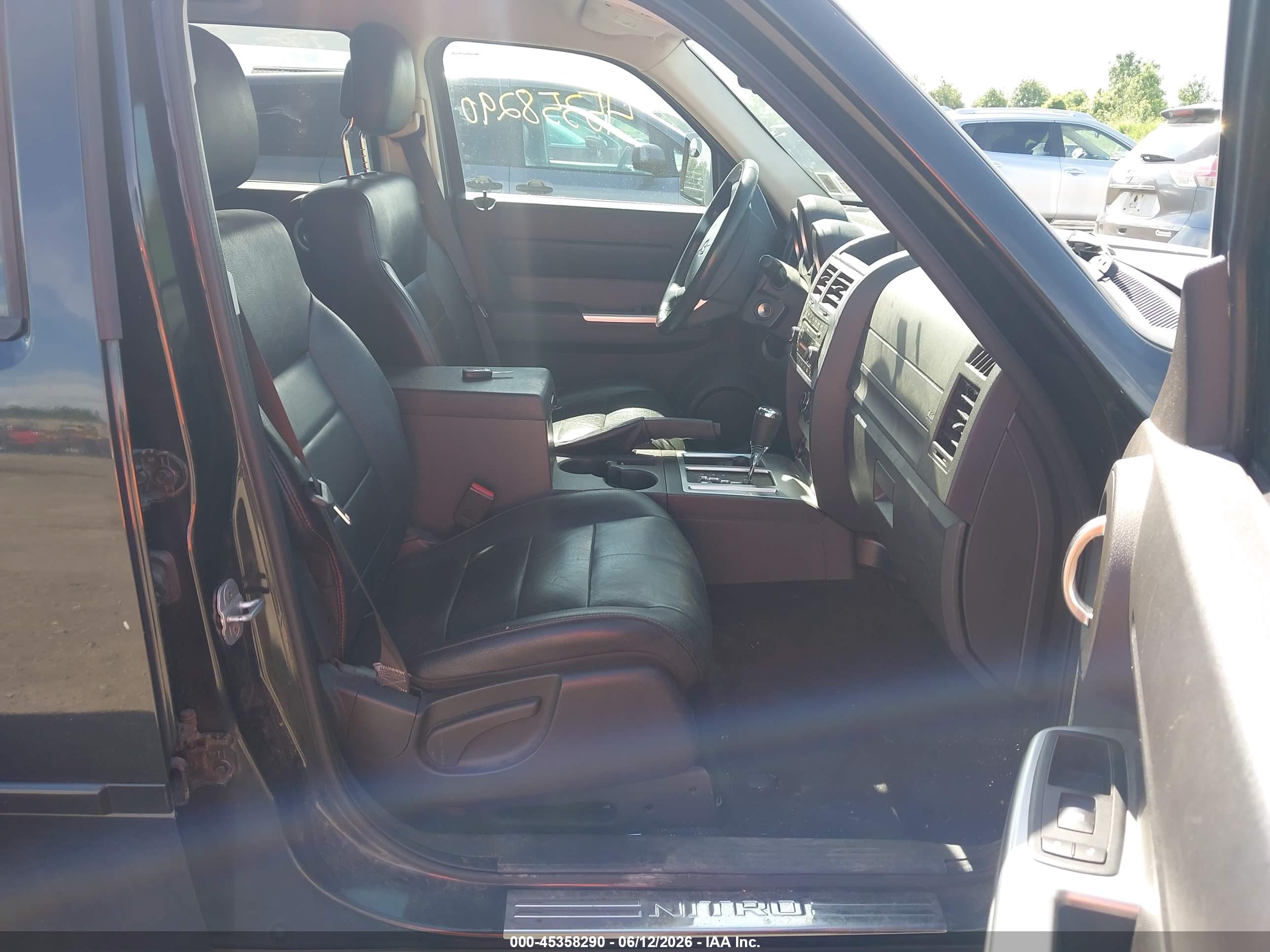 DODGE NITRO image 5