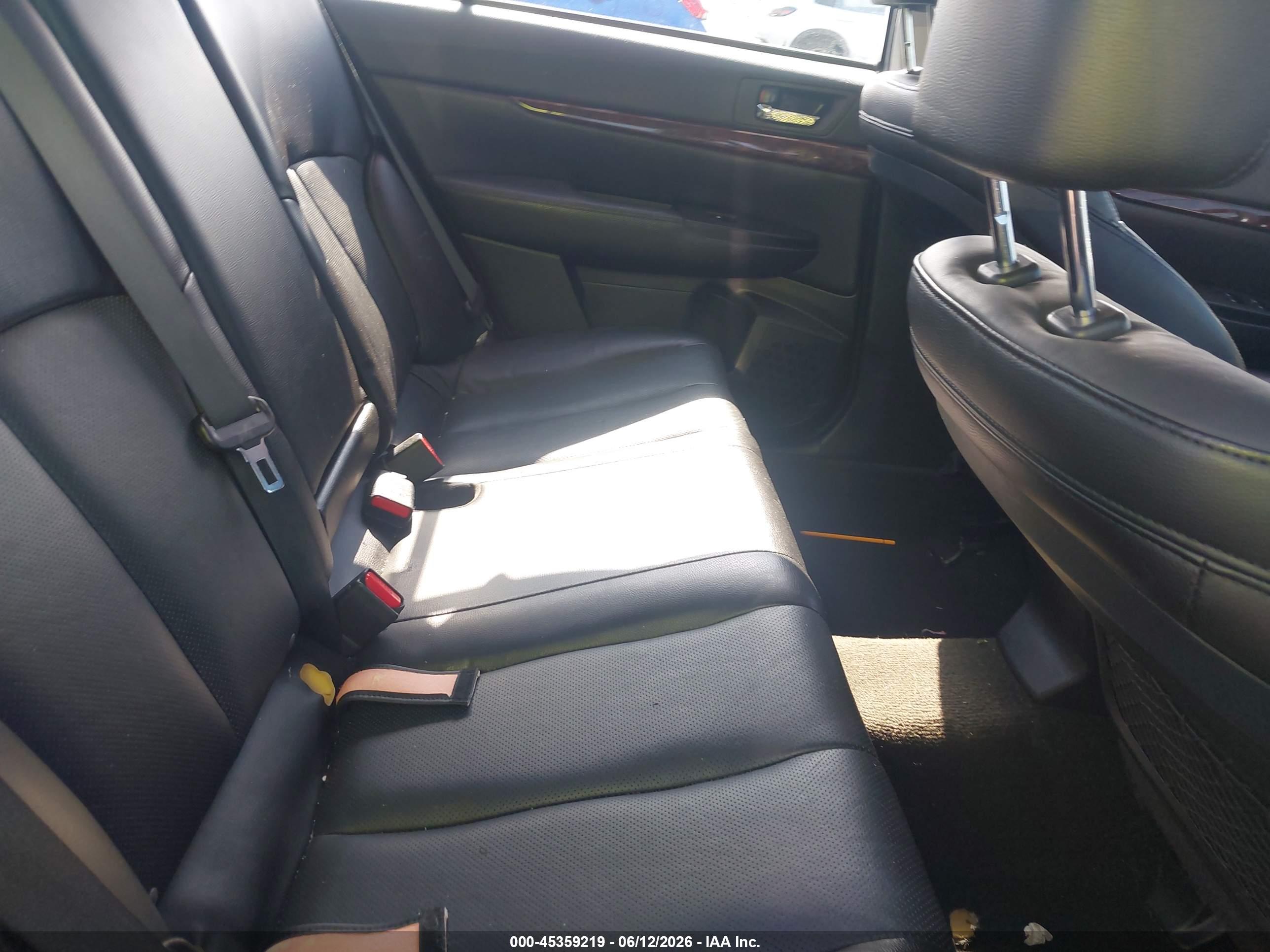 SUBARU LEGACY image 8