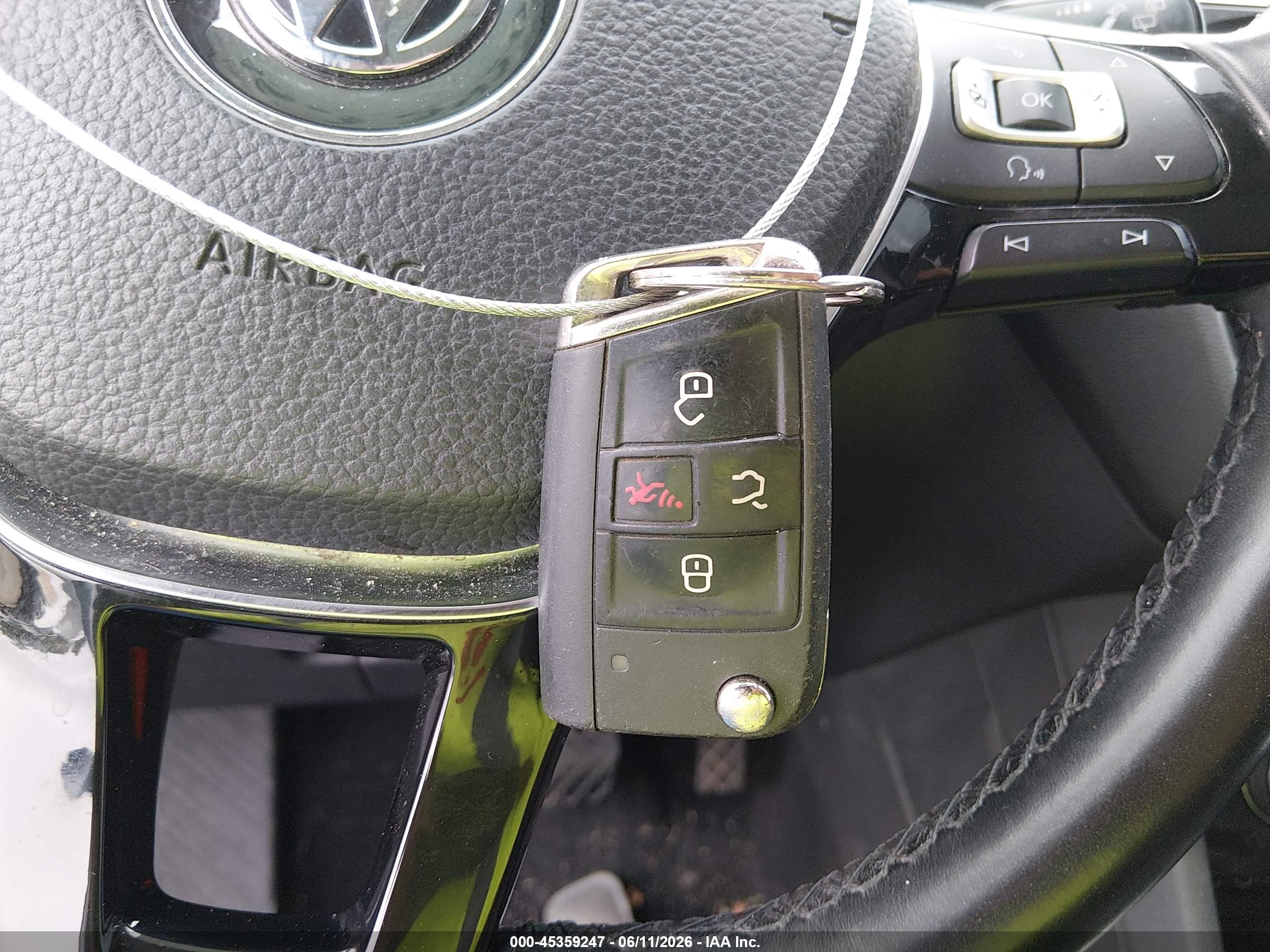 VOLKSWAGEN TIGUAN image 11