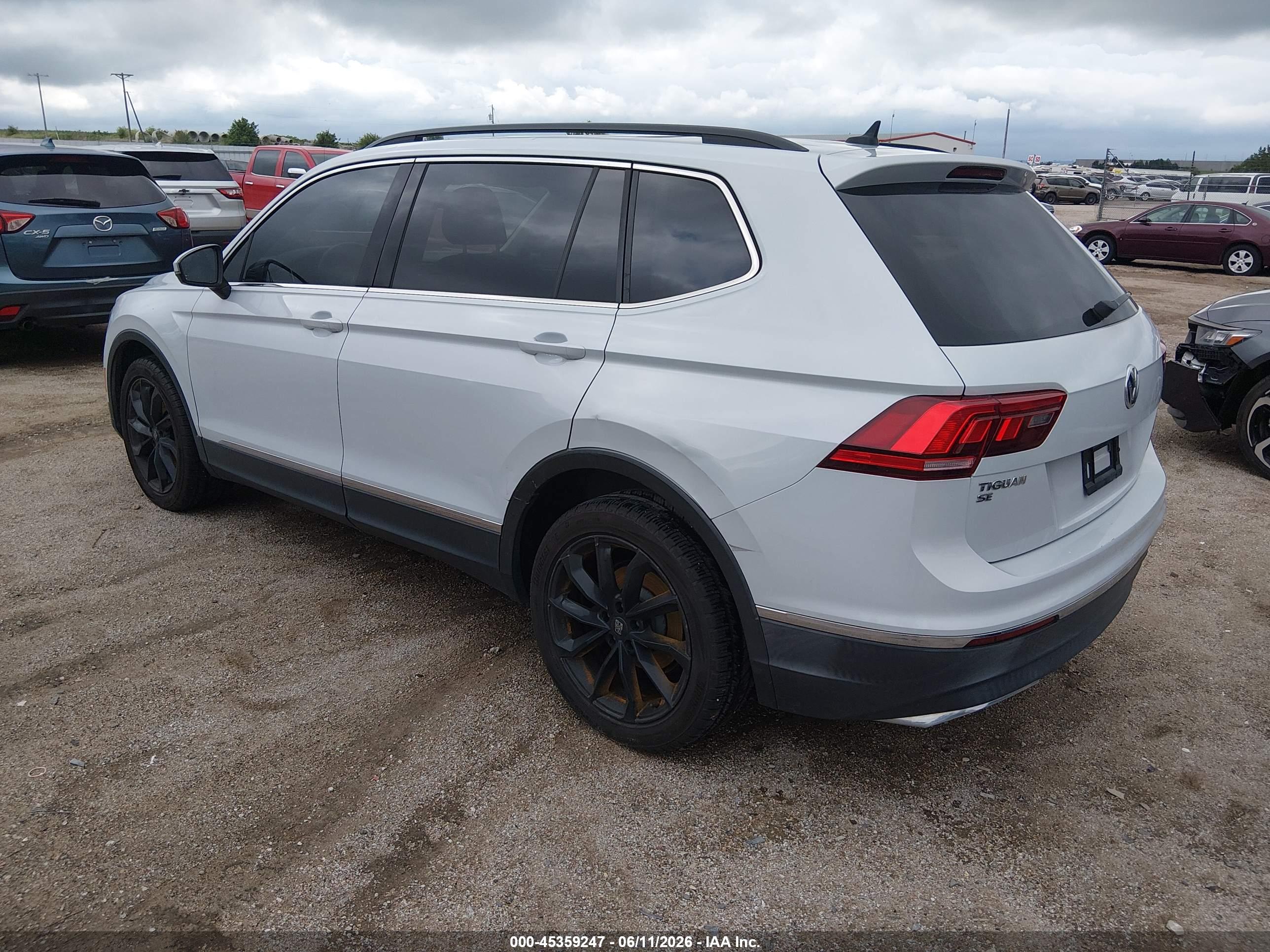 VOLKSWAGEN TIGUAN image 3