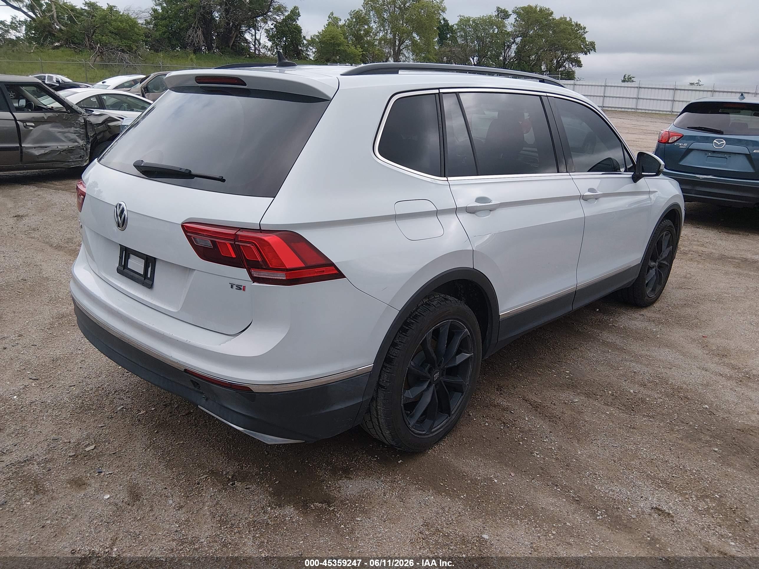 VOLKSWAGEN TIGUAN image 4