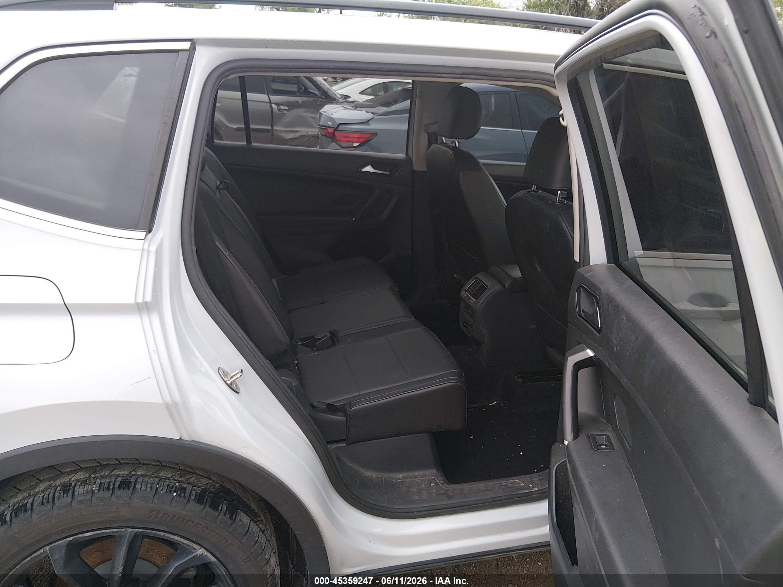 VOLKSWAGEN TIGUAN image 8