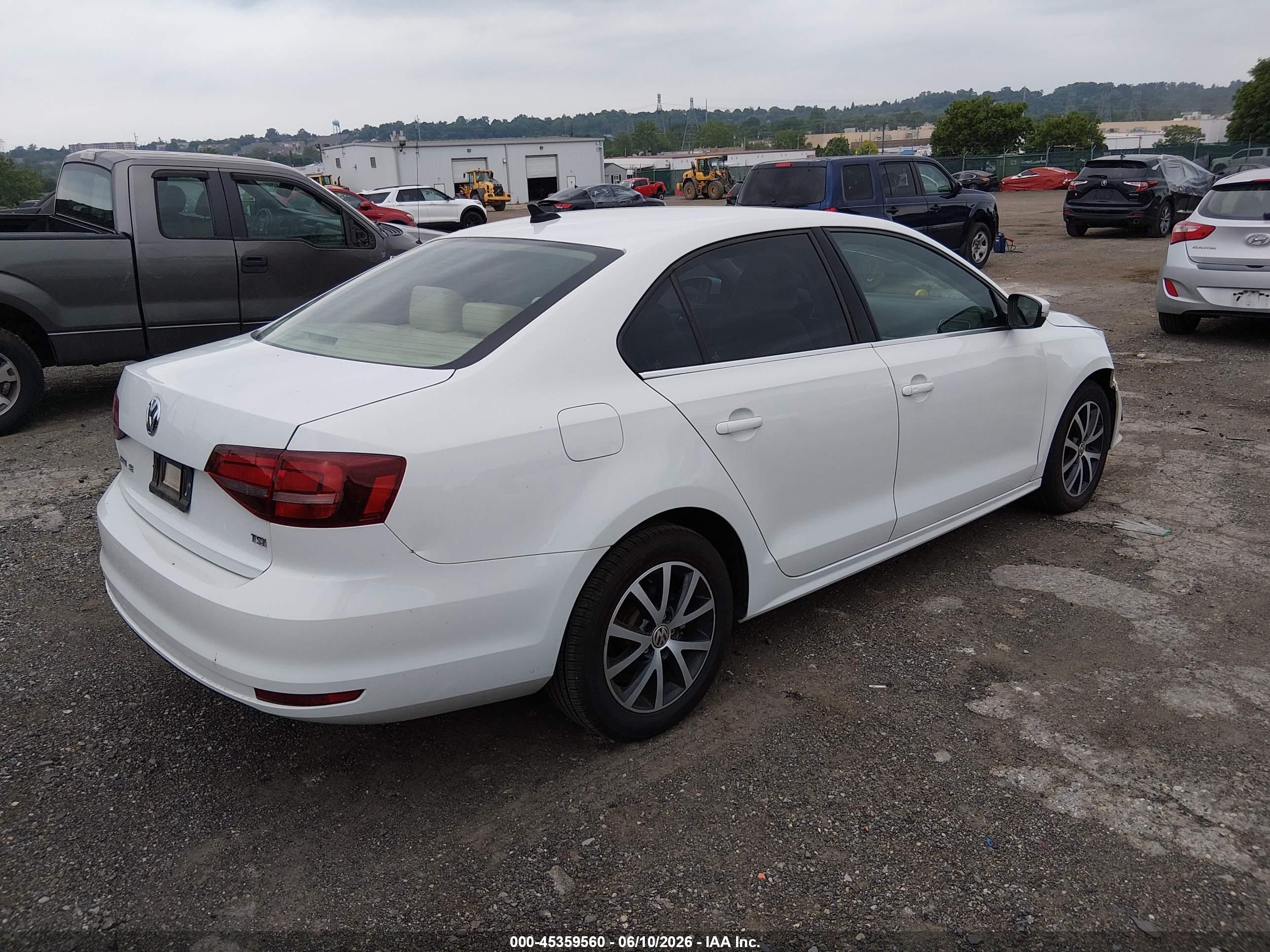 VOLKSWAGEN JETTA image 4