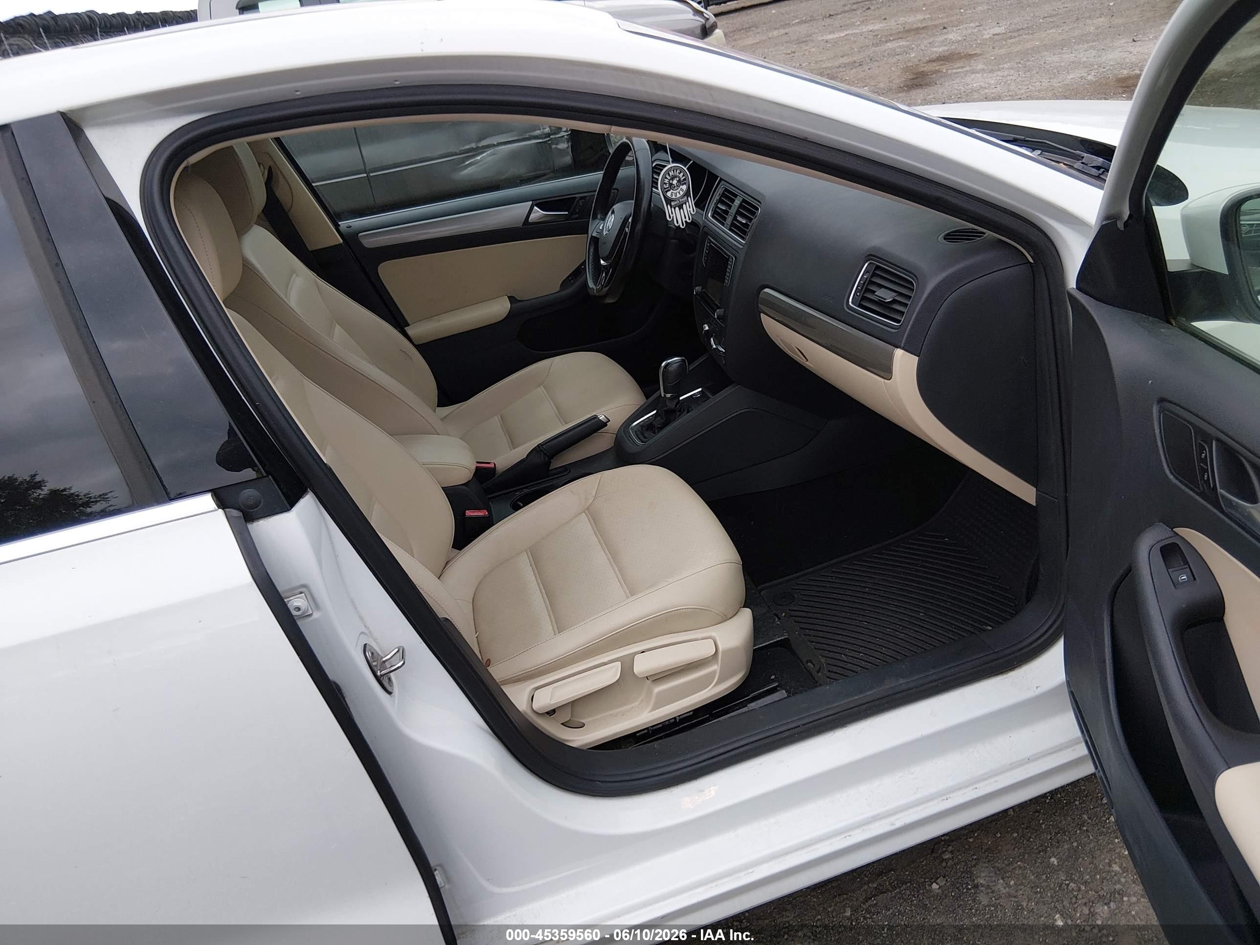 VOLKSWAGEN JETTA image 5