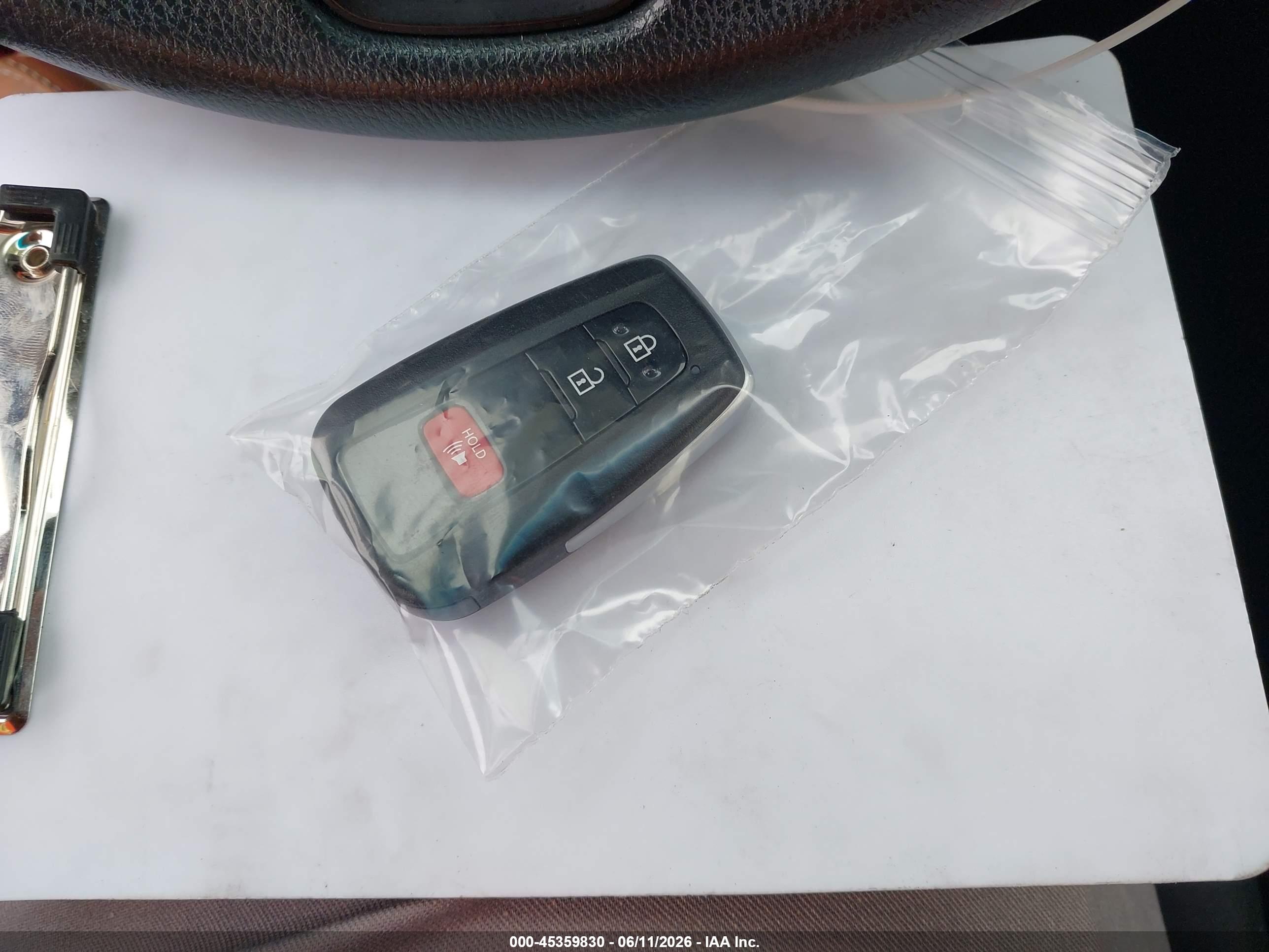 TOYOTA RAV4 image 11