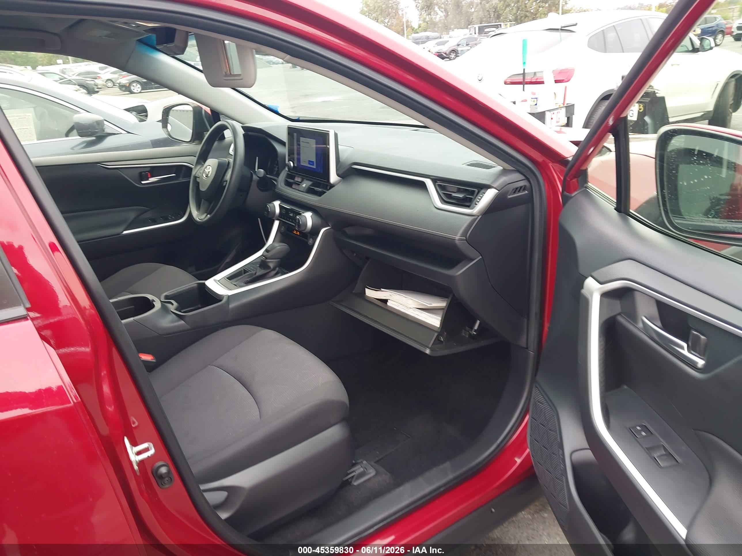 TOYOTA RAV4 image 5