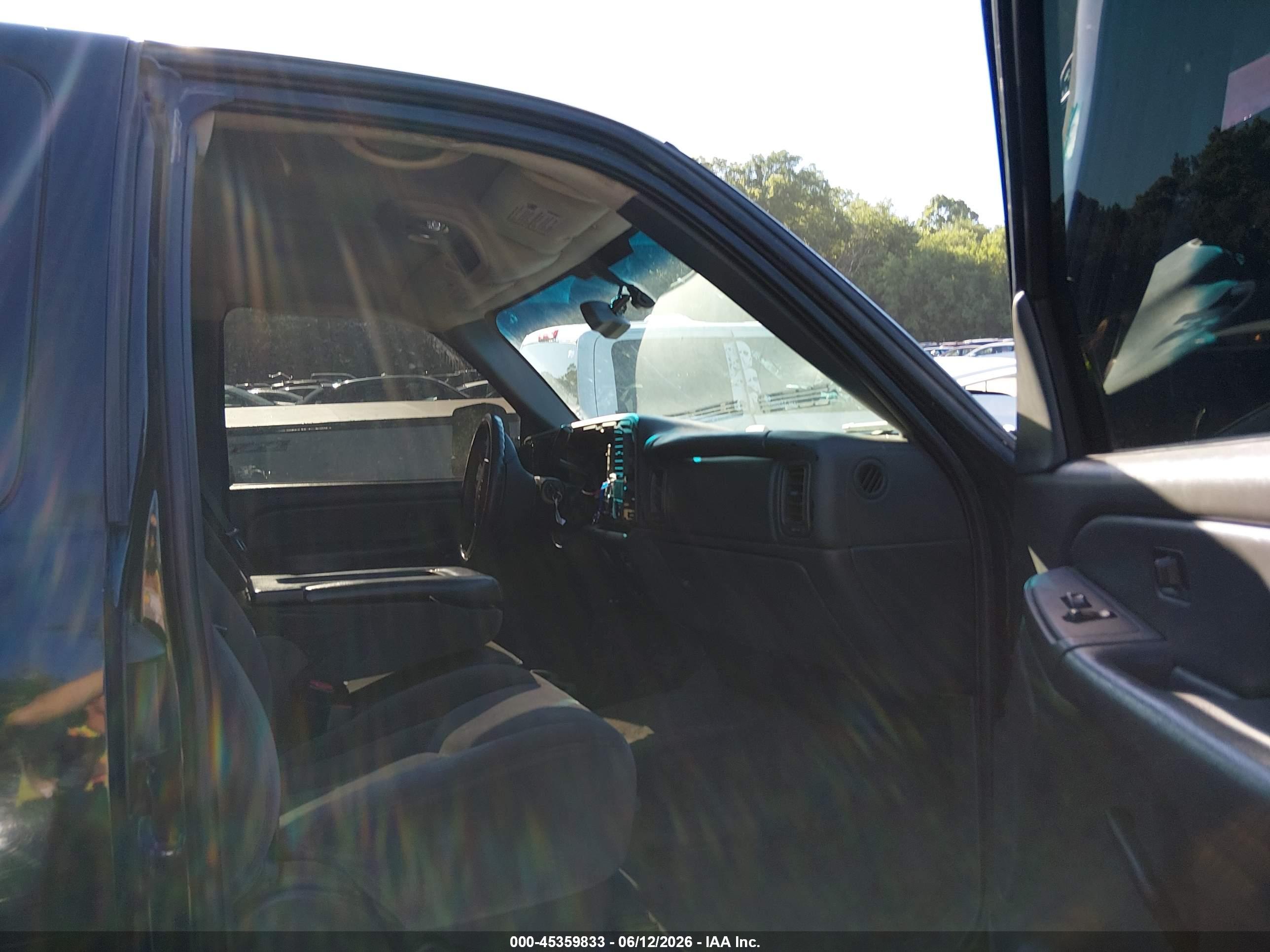 GMC SIERRA image 5