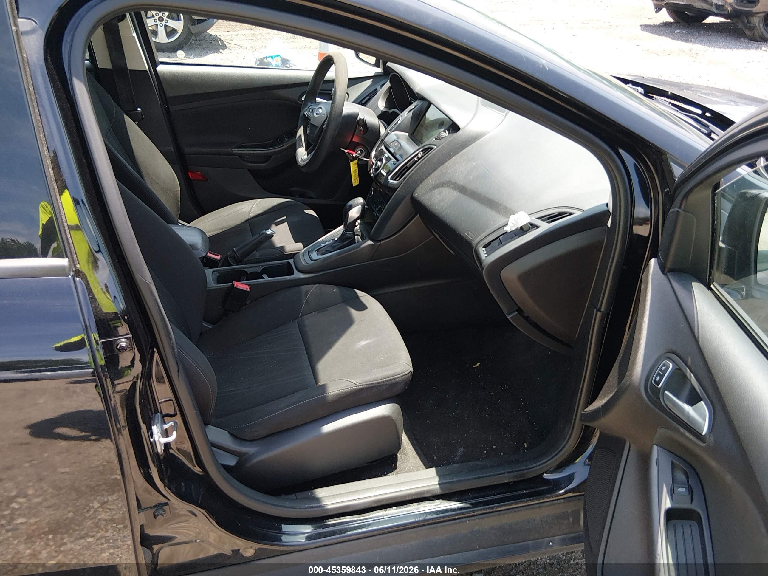 FORD FOCUS image 5