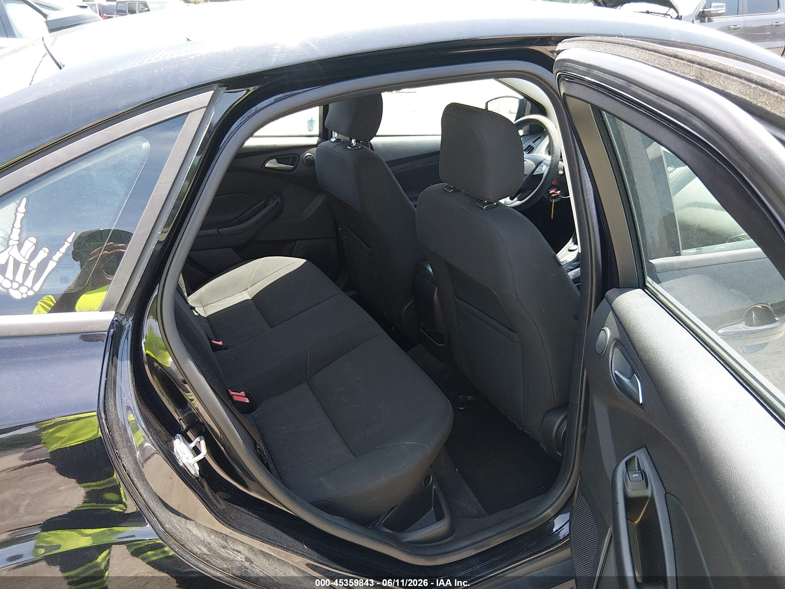 FORD FOCUS image 8