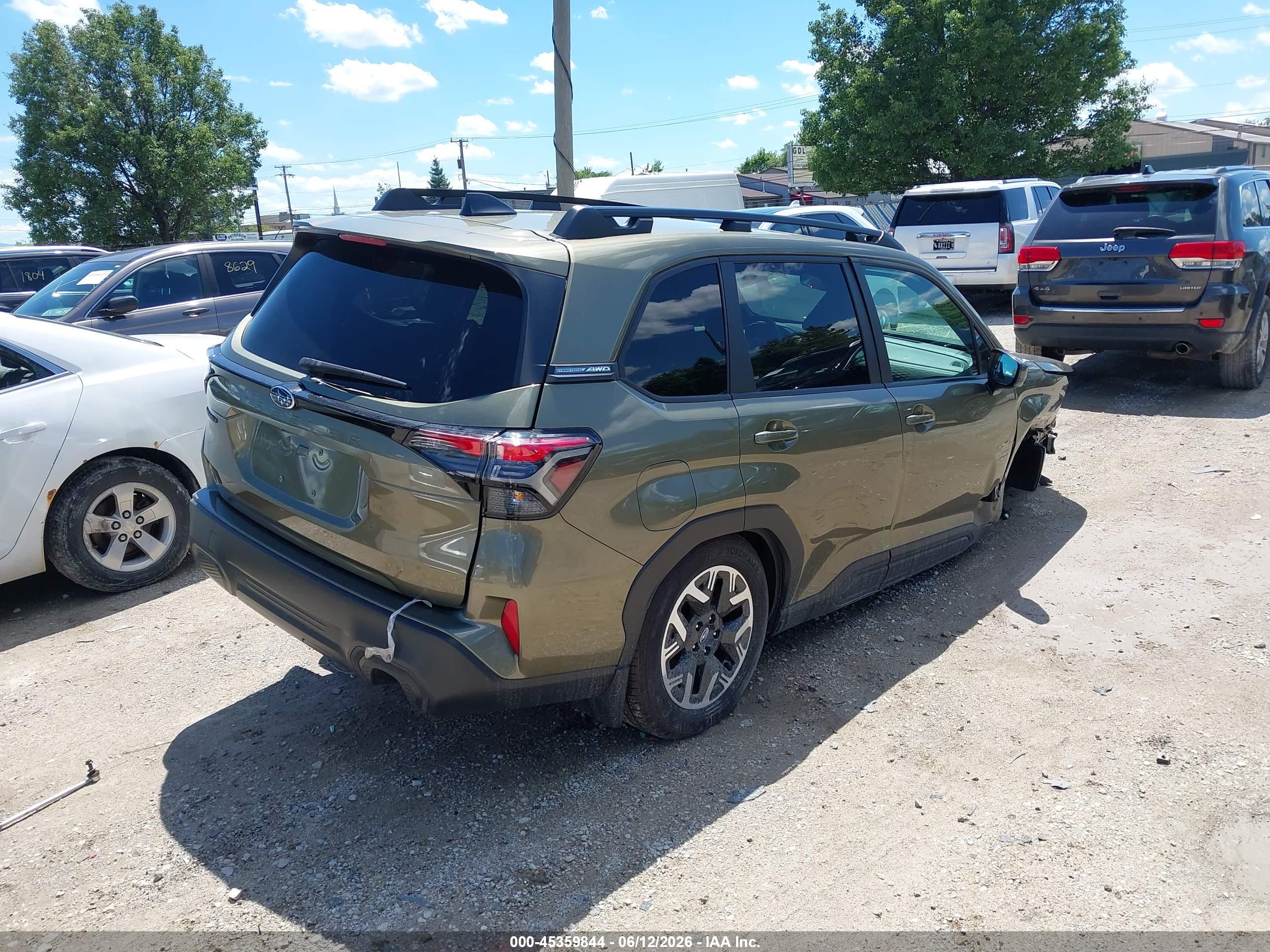 SUBARU FORESTER image 4