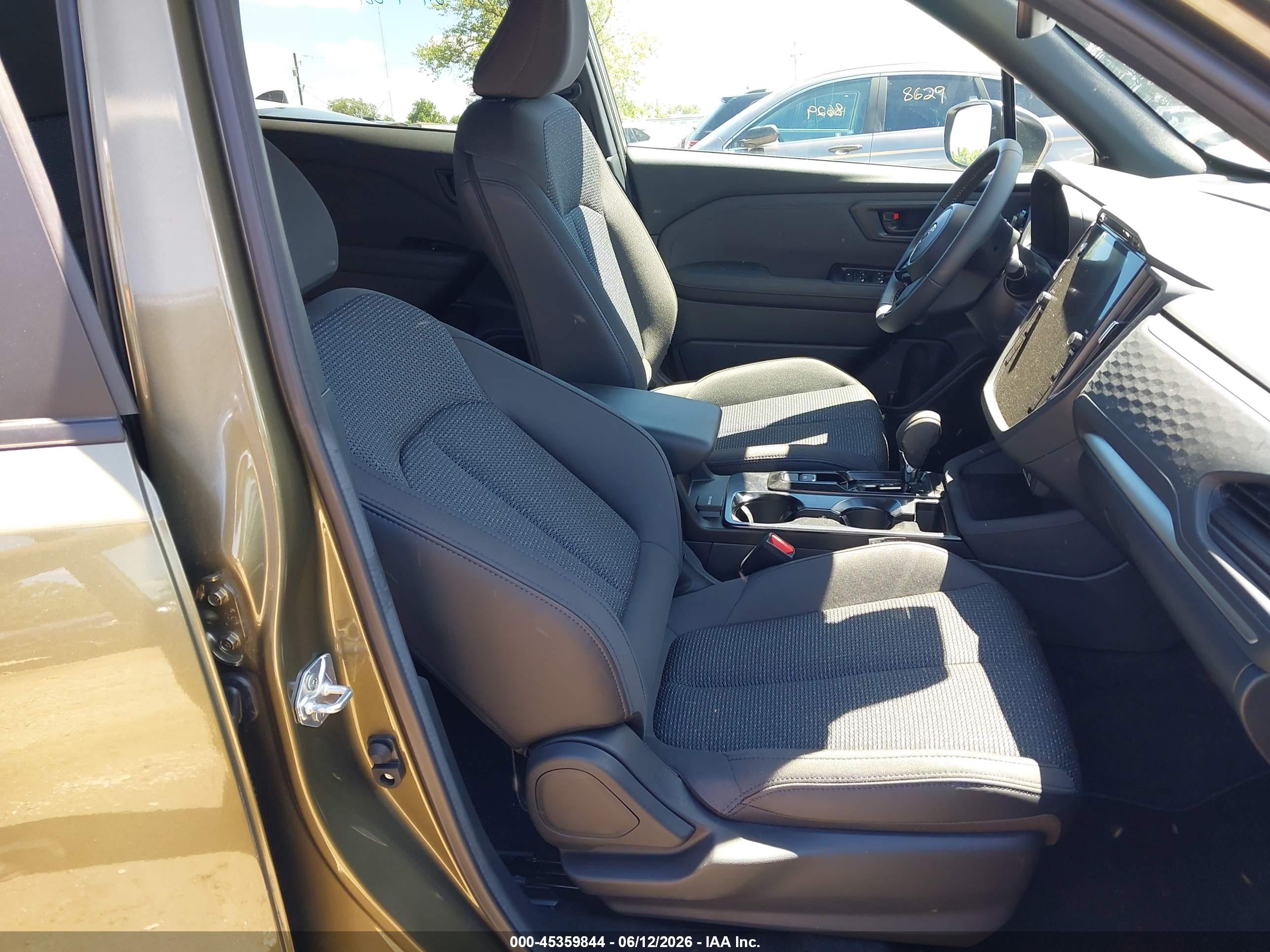 SUBARU FORESTER image 5
