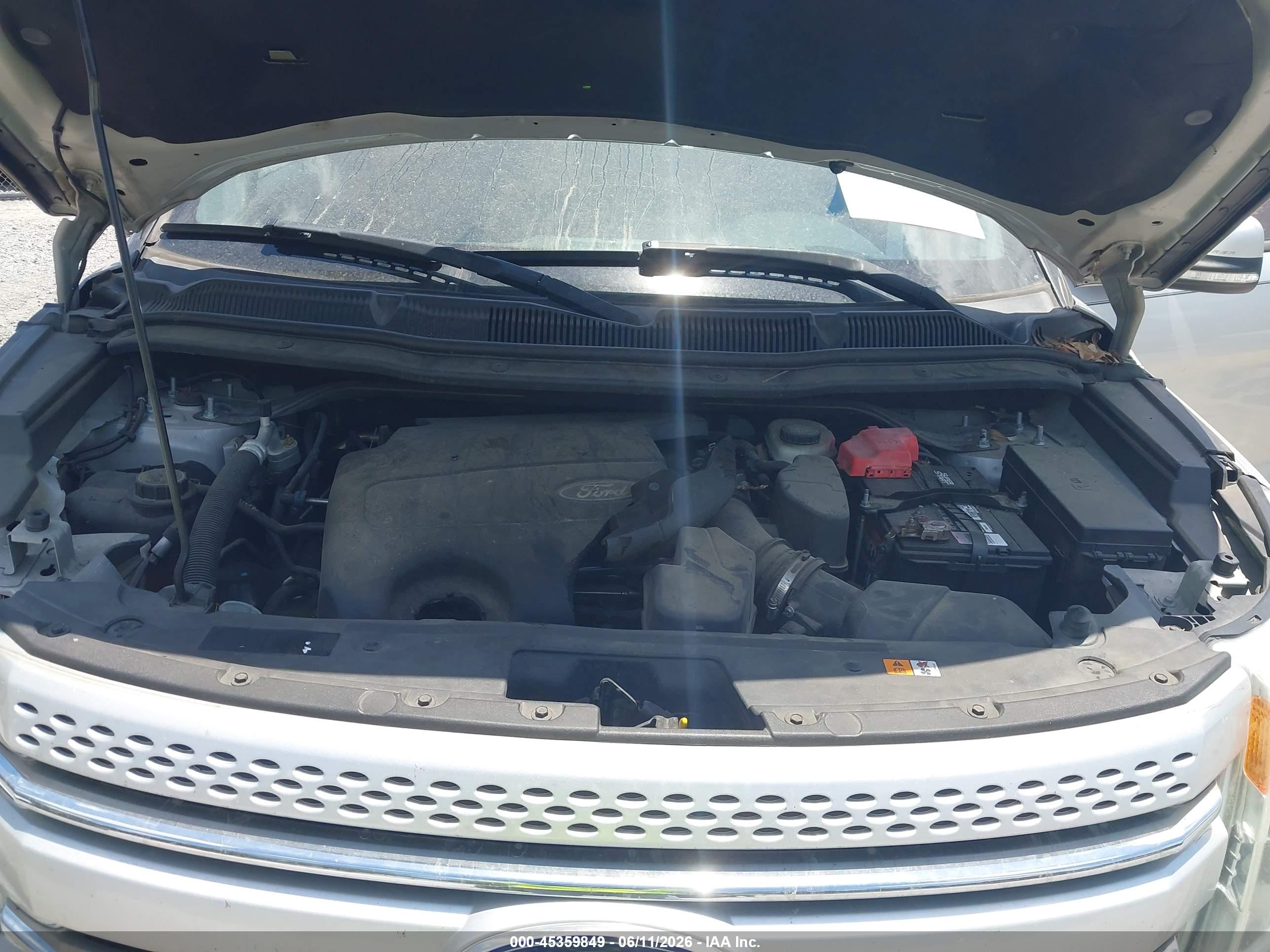FORD EXPLORER image 10