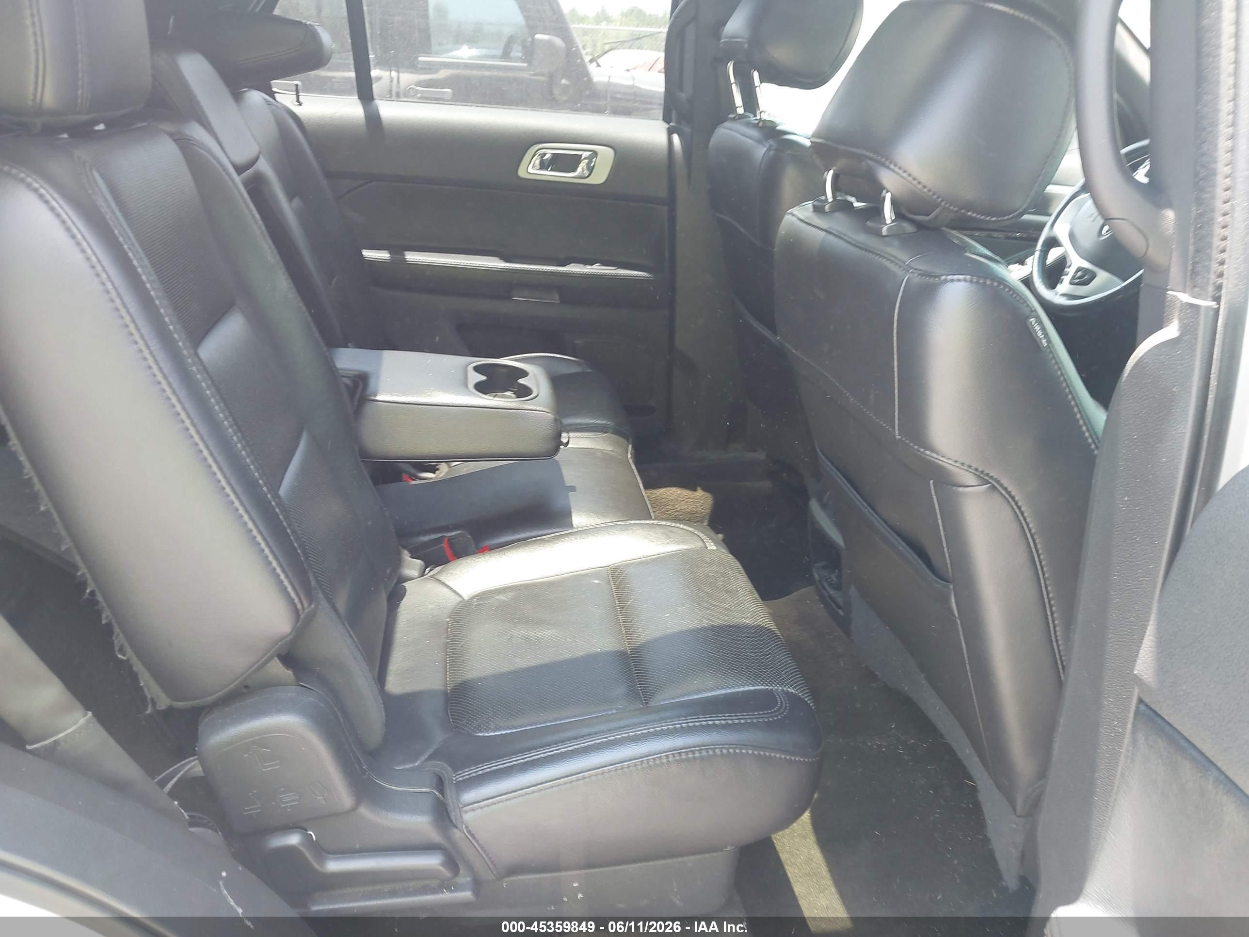 FORD EXPLORER image 8