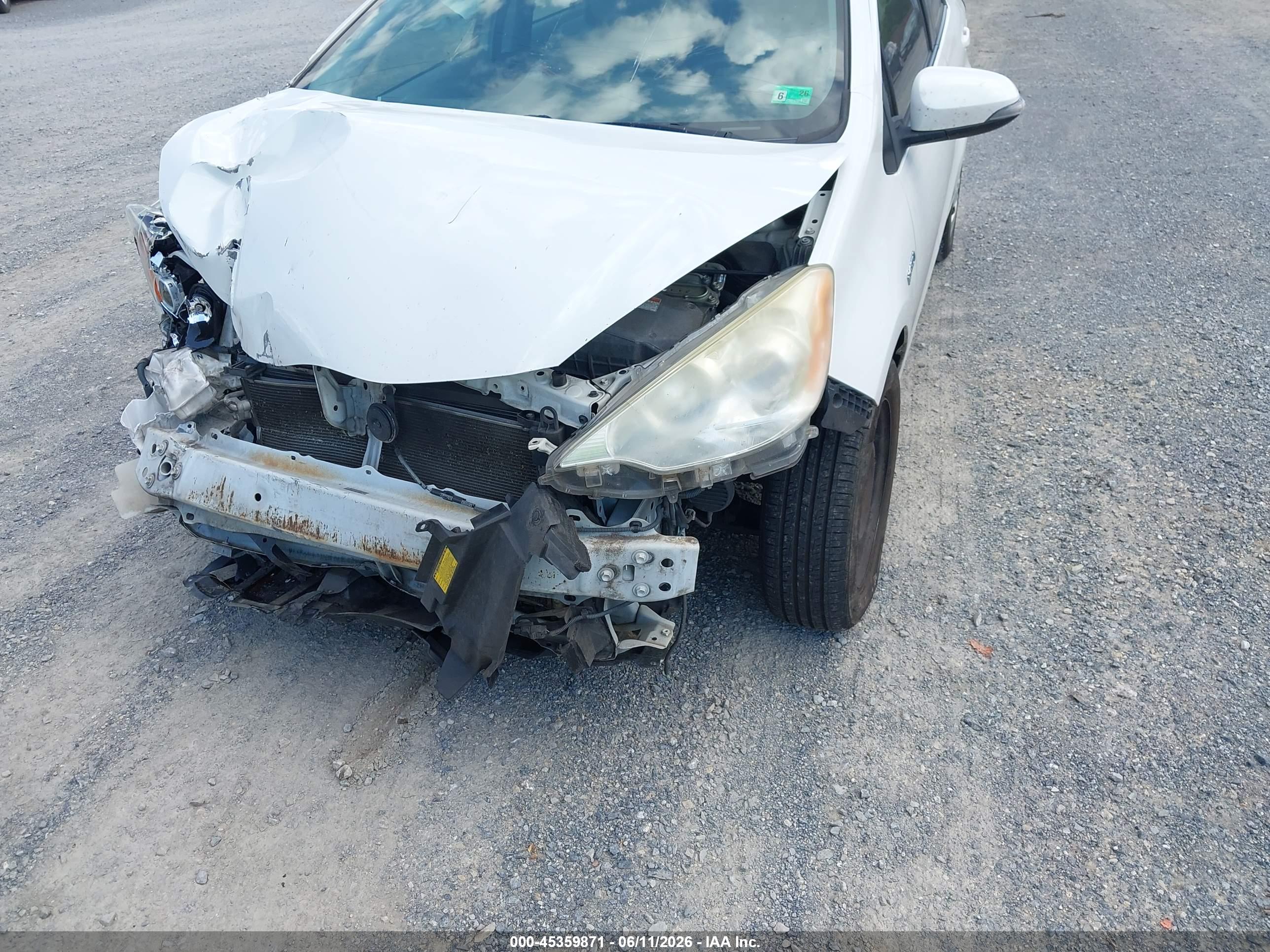 TOYOTA PRIUS image 6