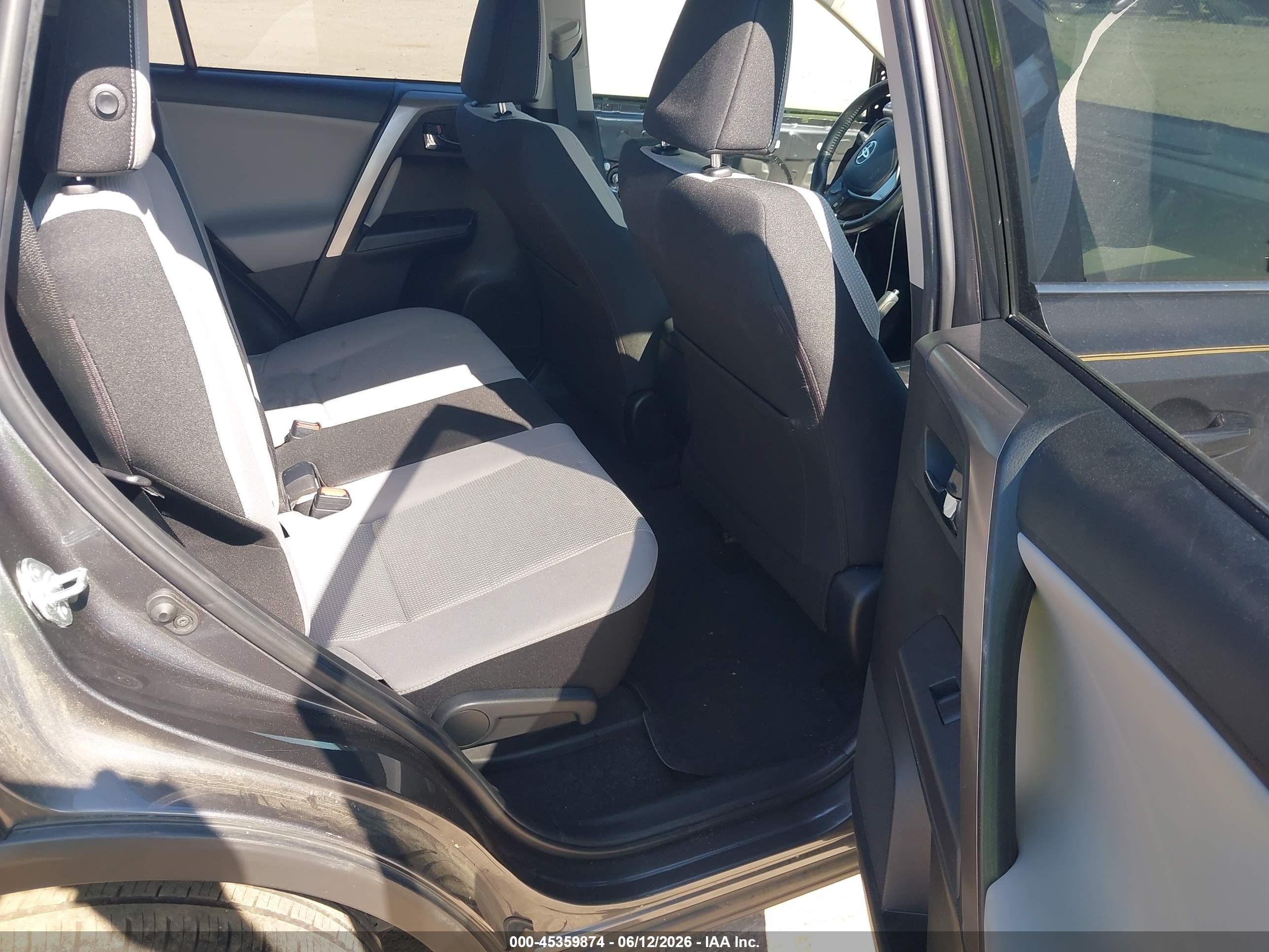 TOYOTA RAV4 image 8