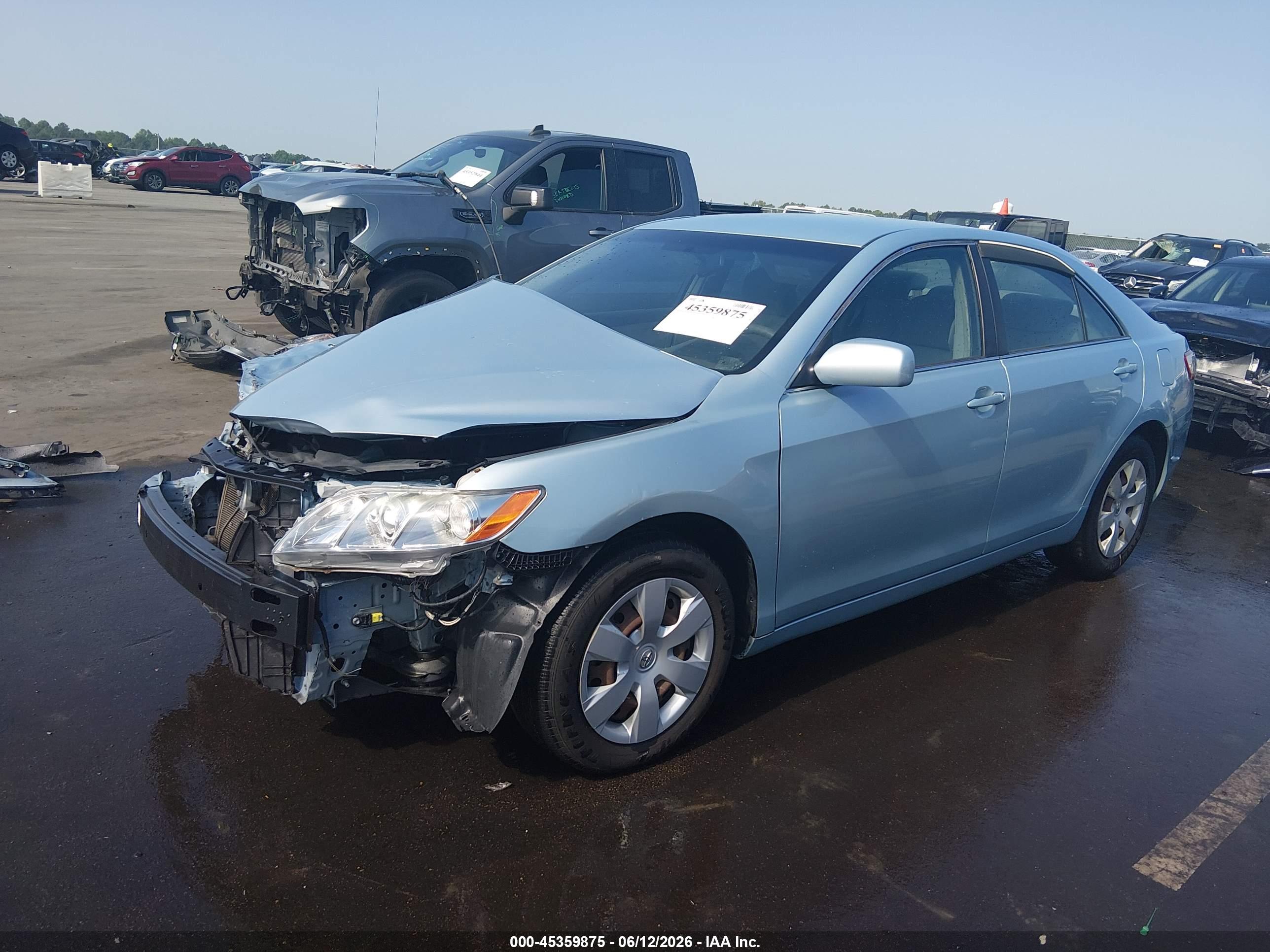 TOYOTA CAMRY image 2