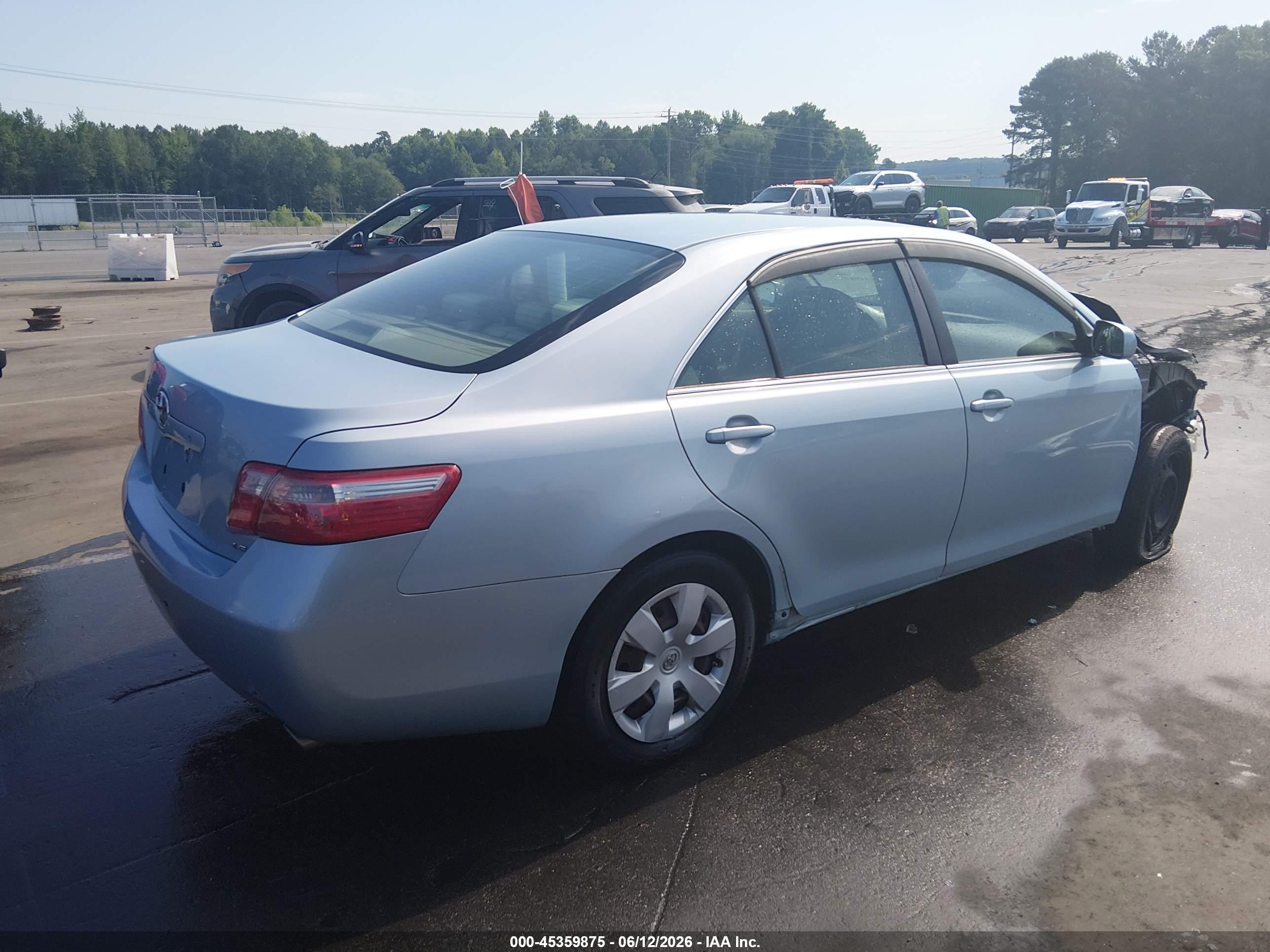 TOYOTA CAMRY image 4