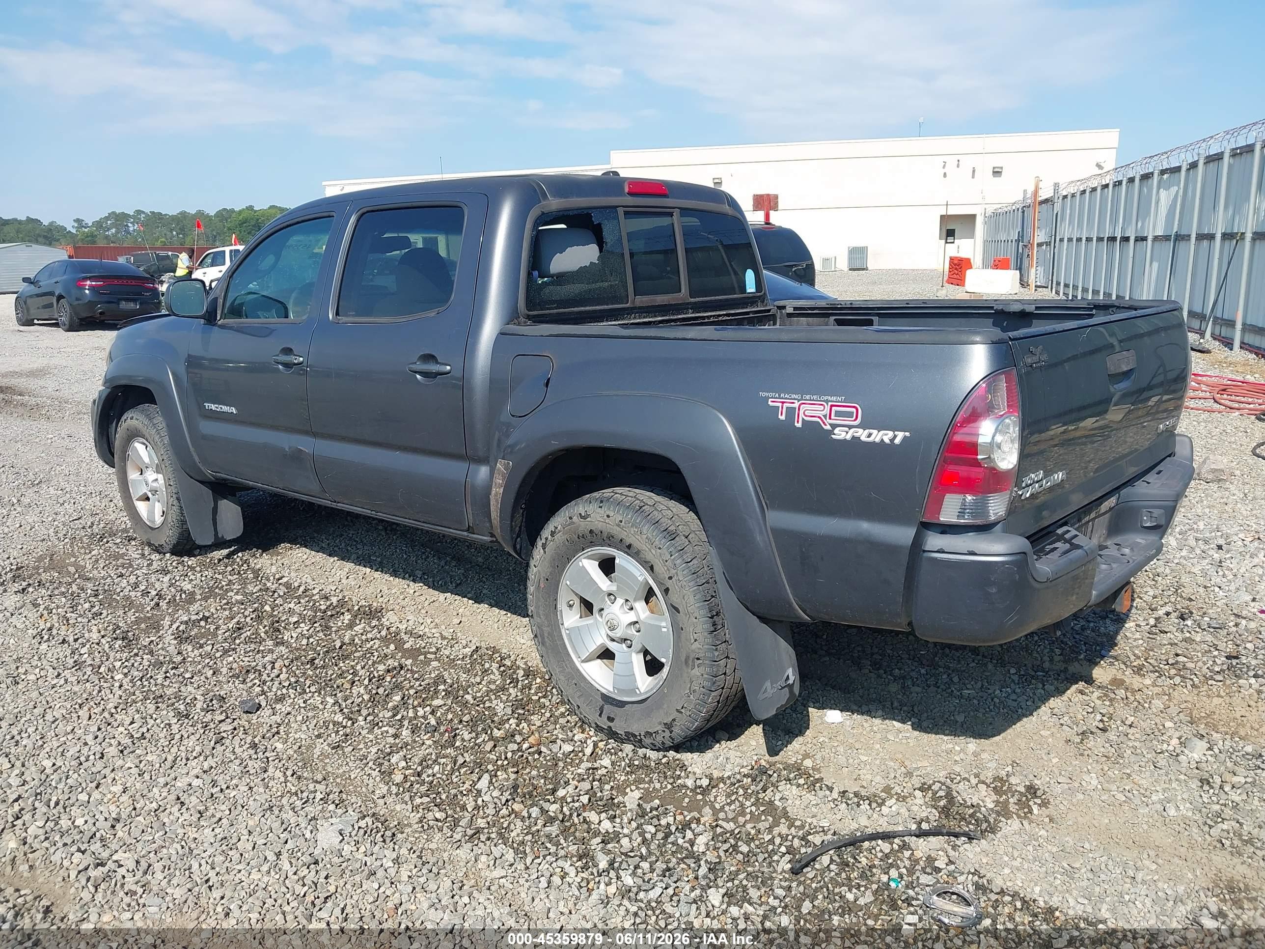 TOYOTA TACOMA image 3