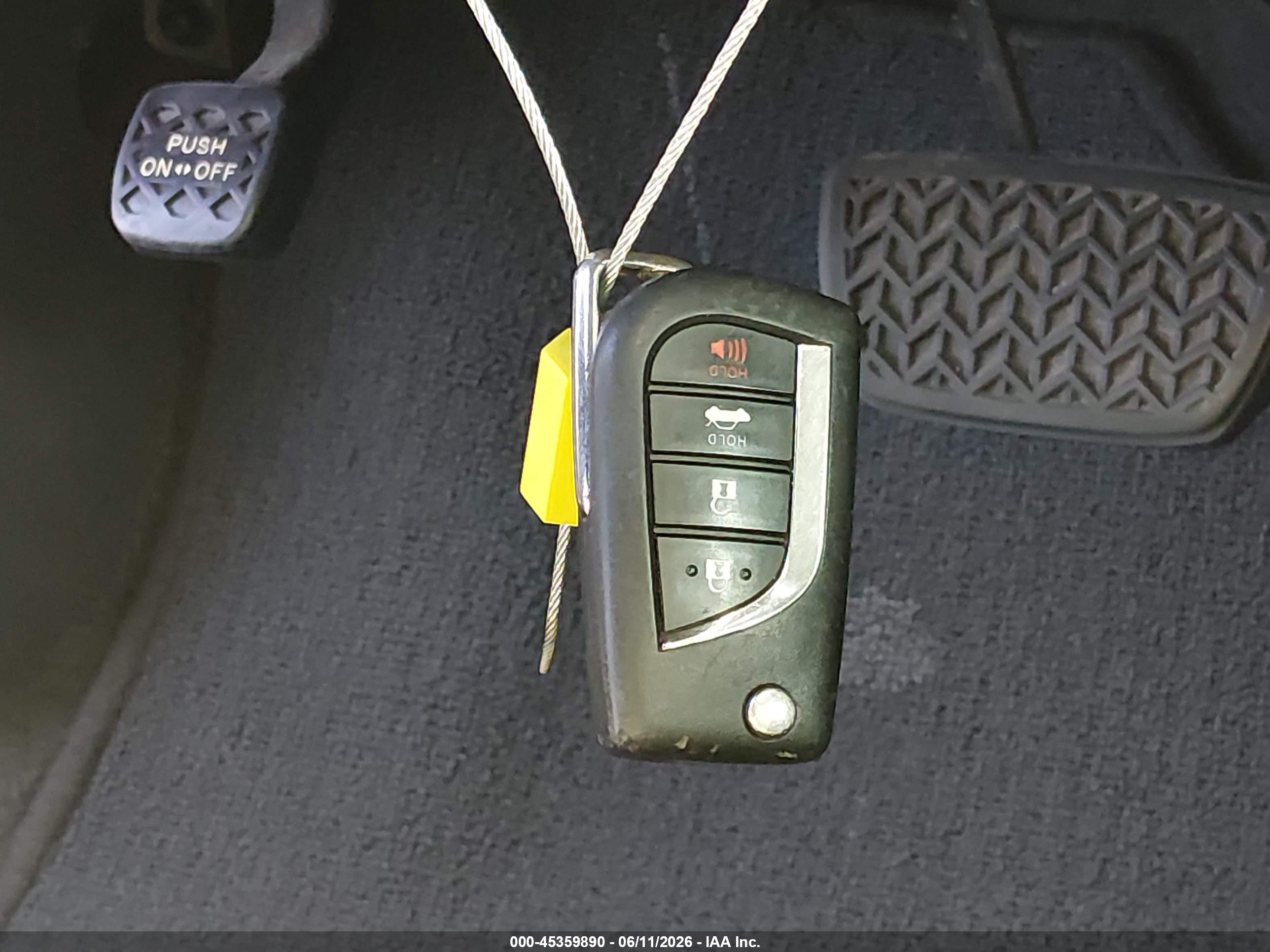 TOYOTA CAMRY image 11