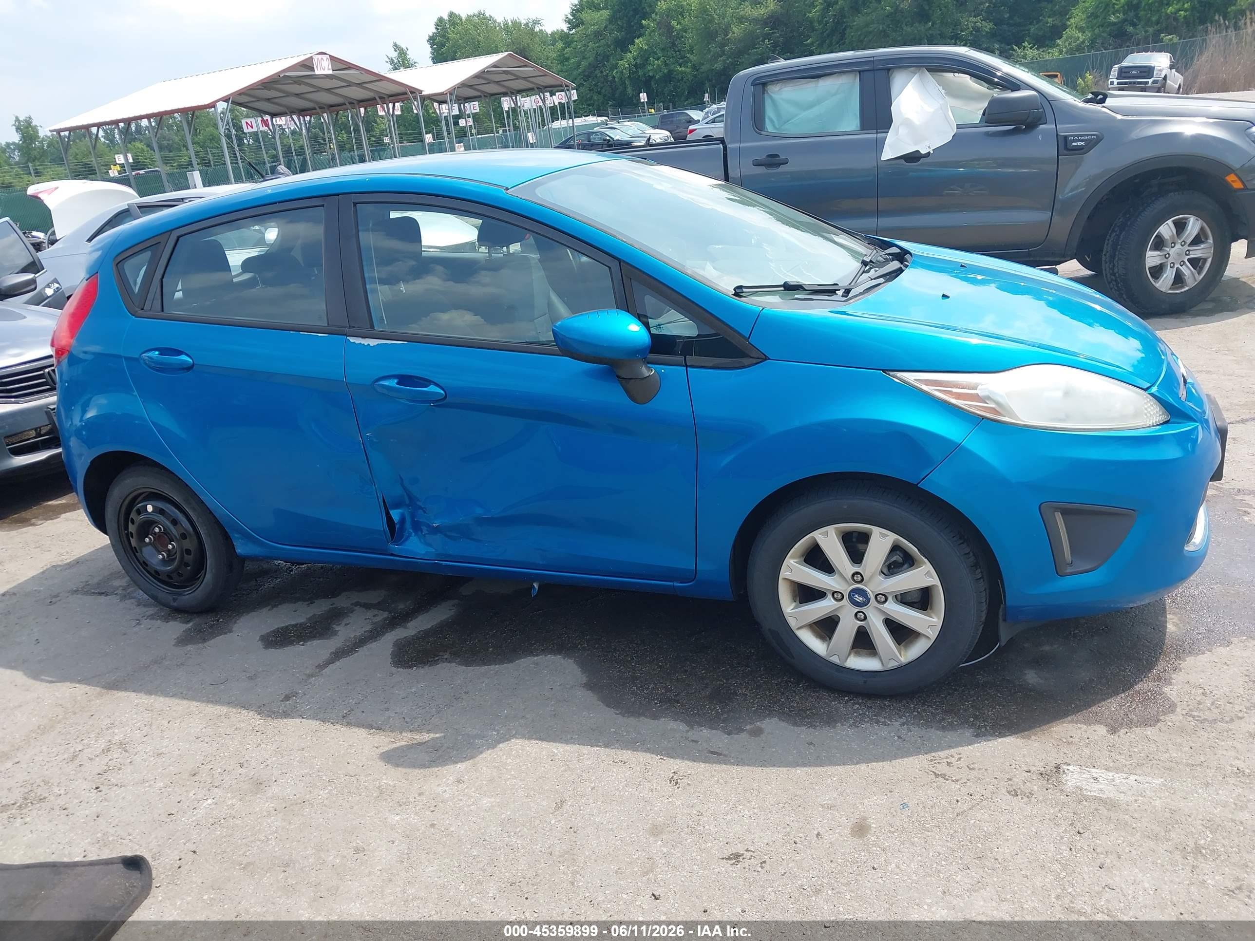 FORD FIESTA image 6