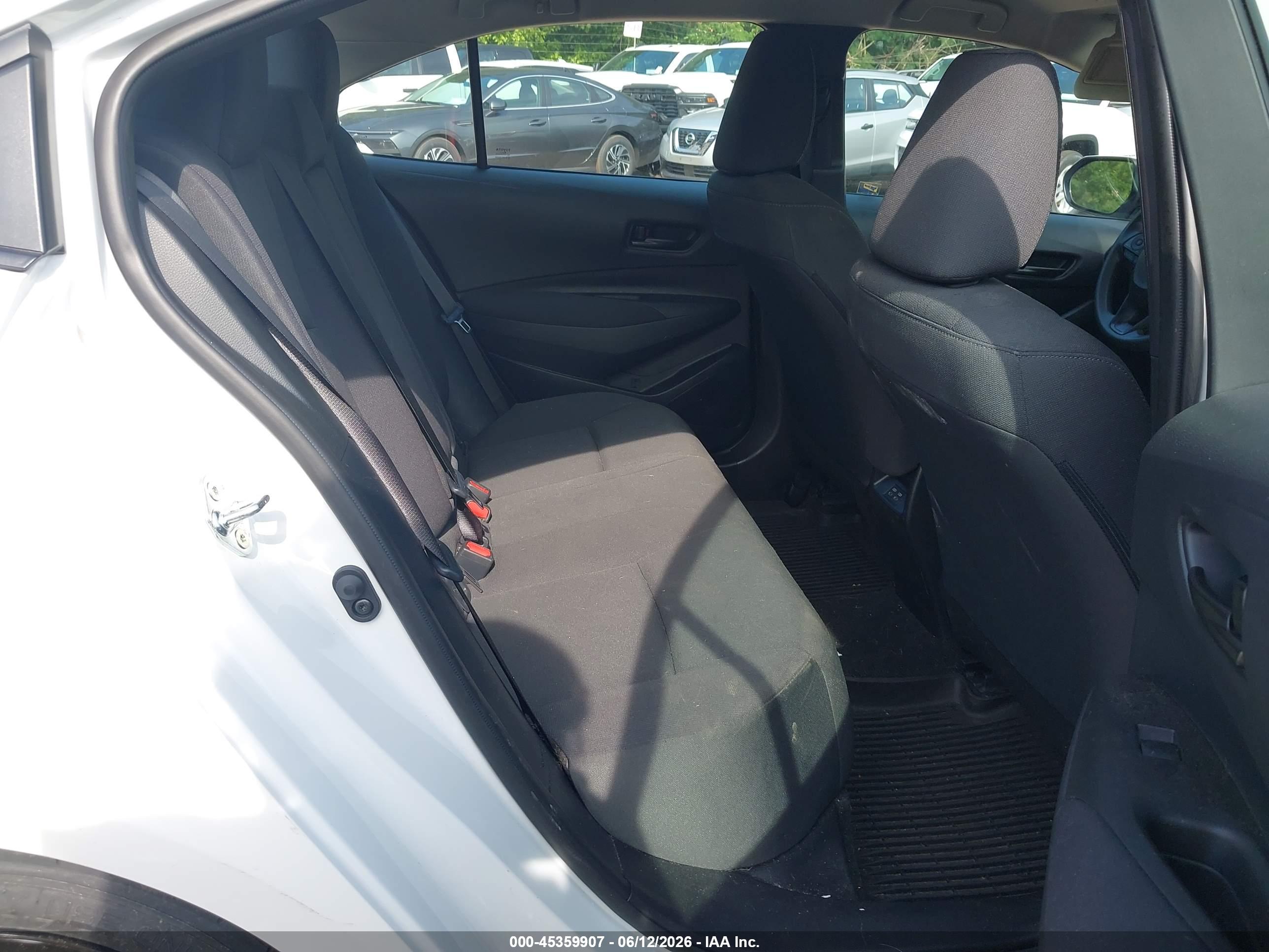 TOYOTA COROLLA image 8