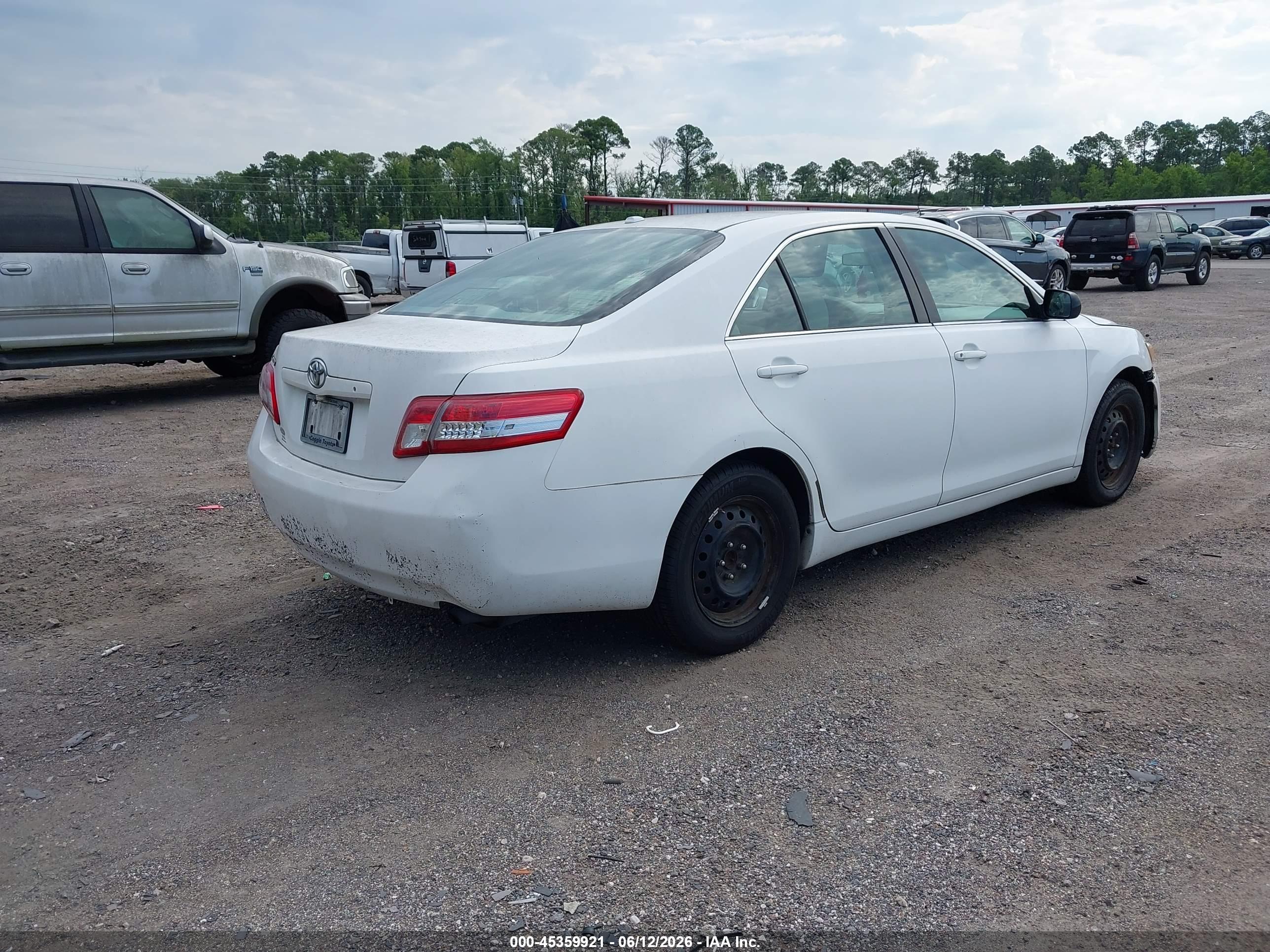TOYOTA CAMRY image 4