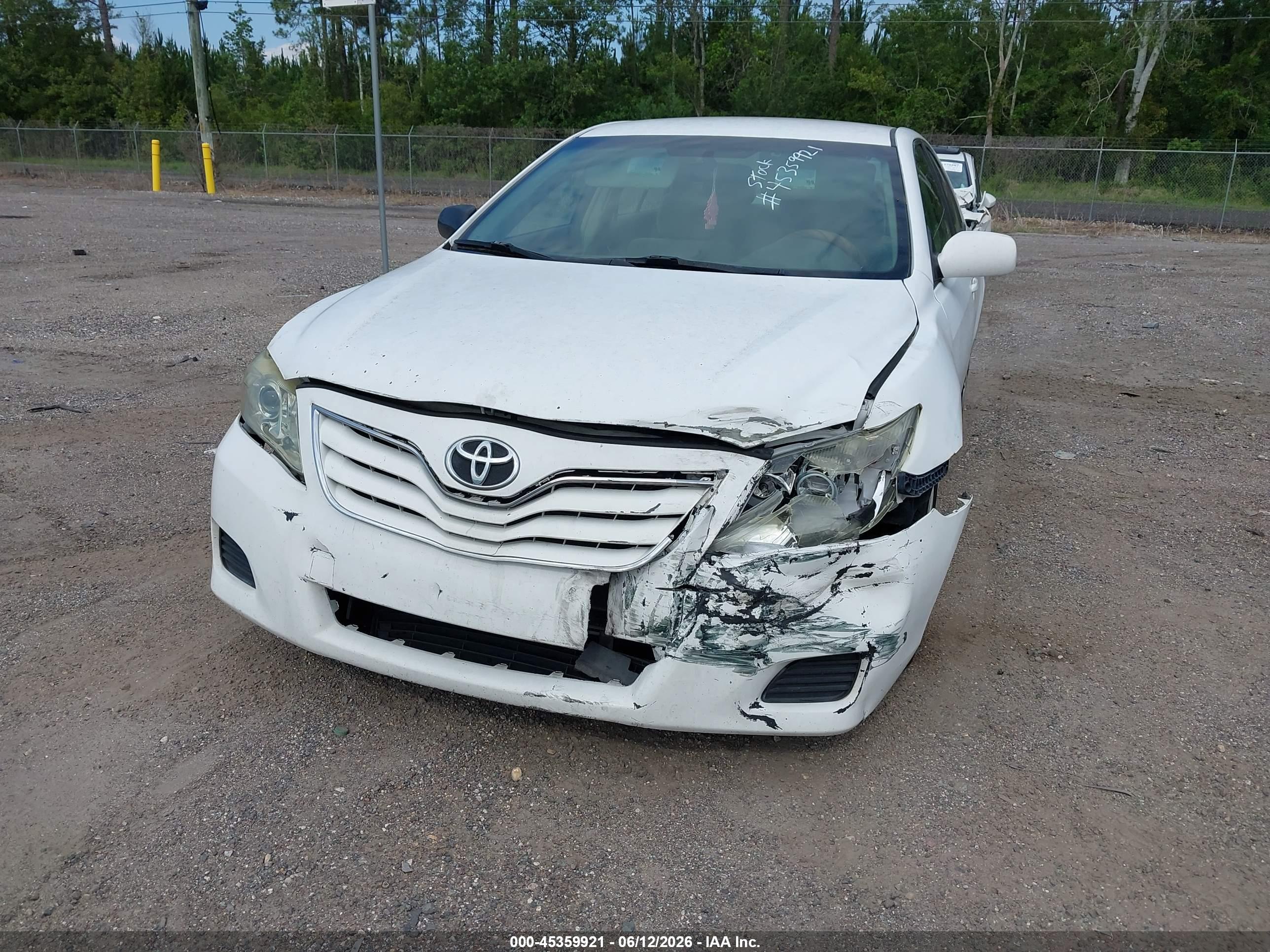 TOYOTA CAMRY image 6