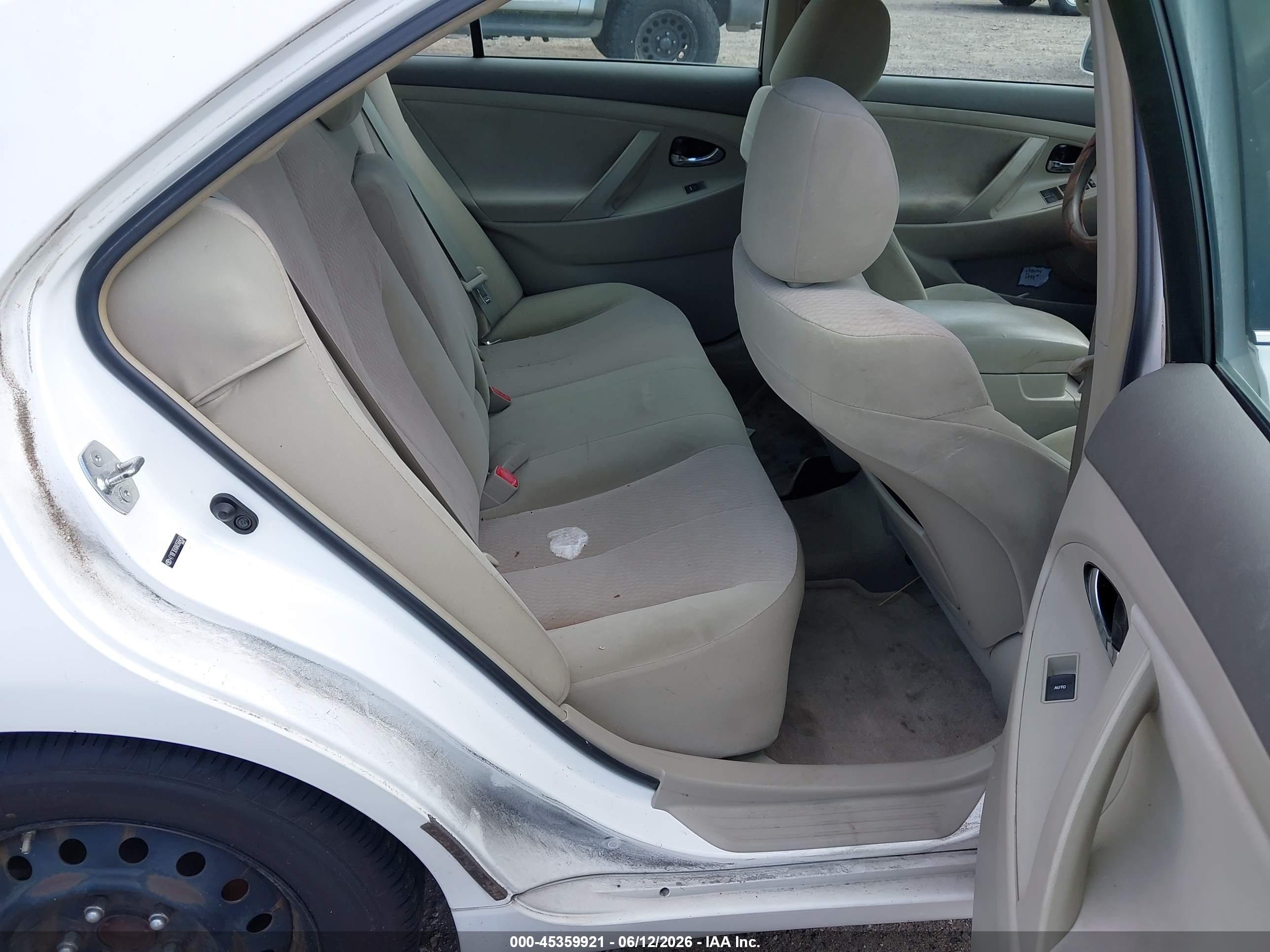 TOYOTA CAMRY image 8