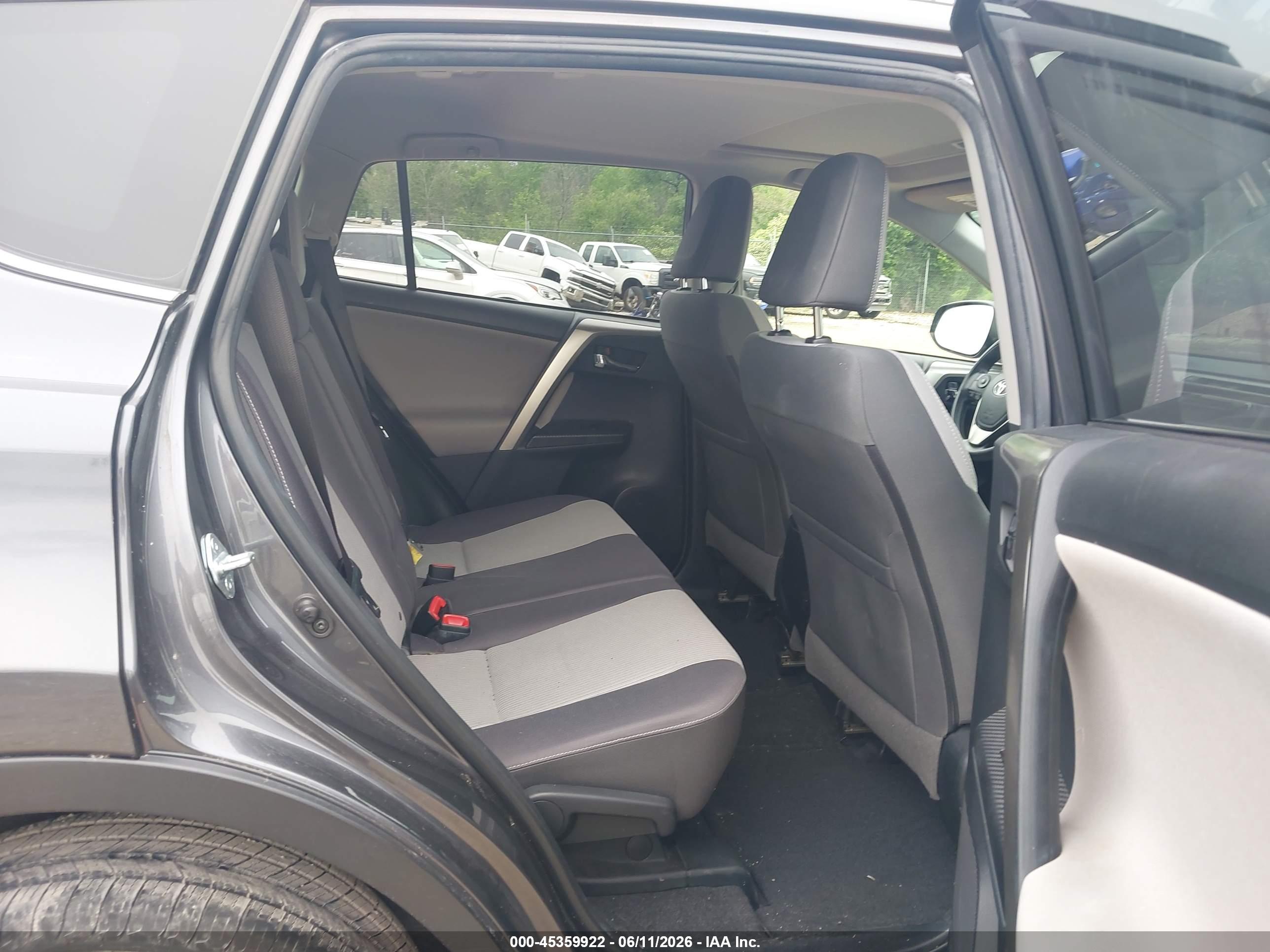 TOYOTA RAV4 image 8