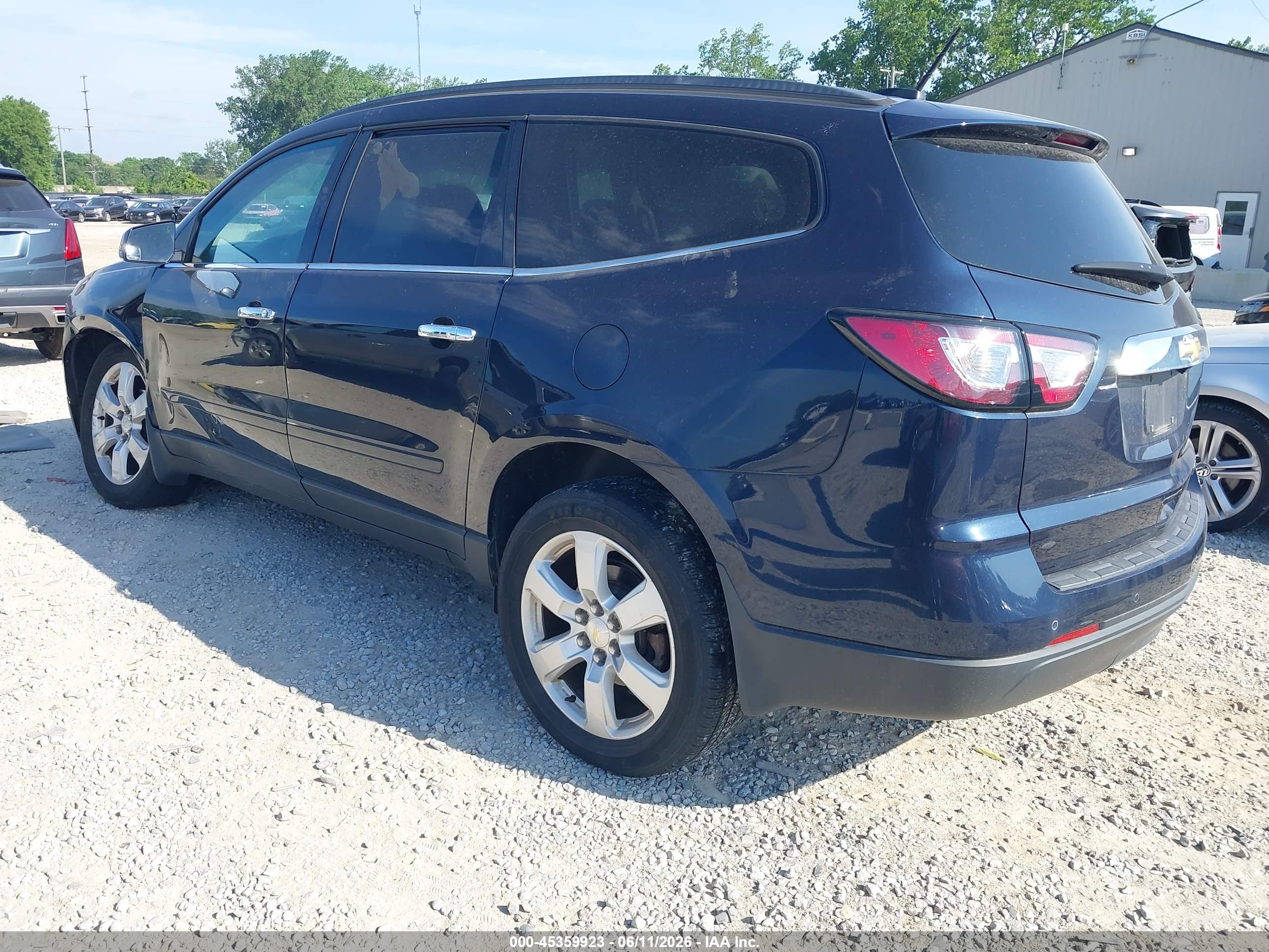 CHEVROLET TRAVERSE image 3