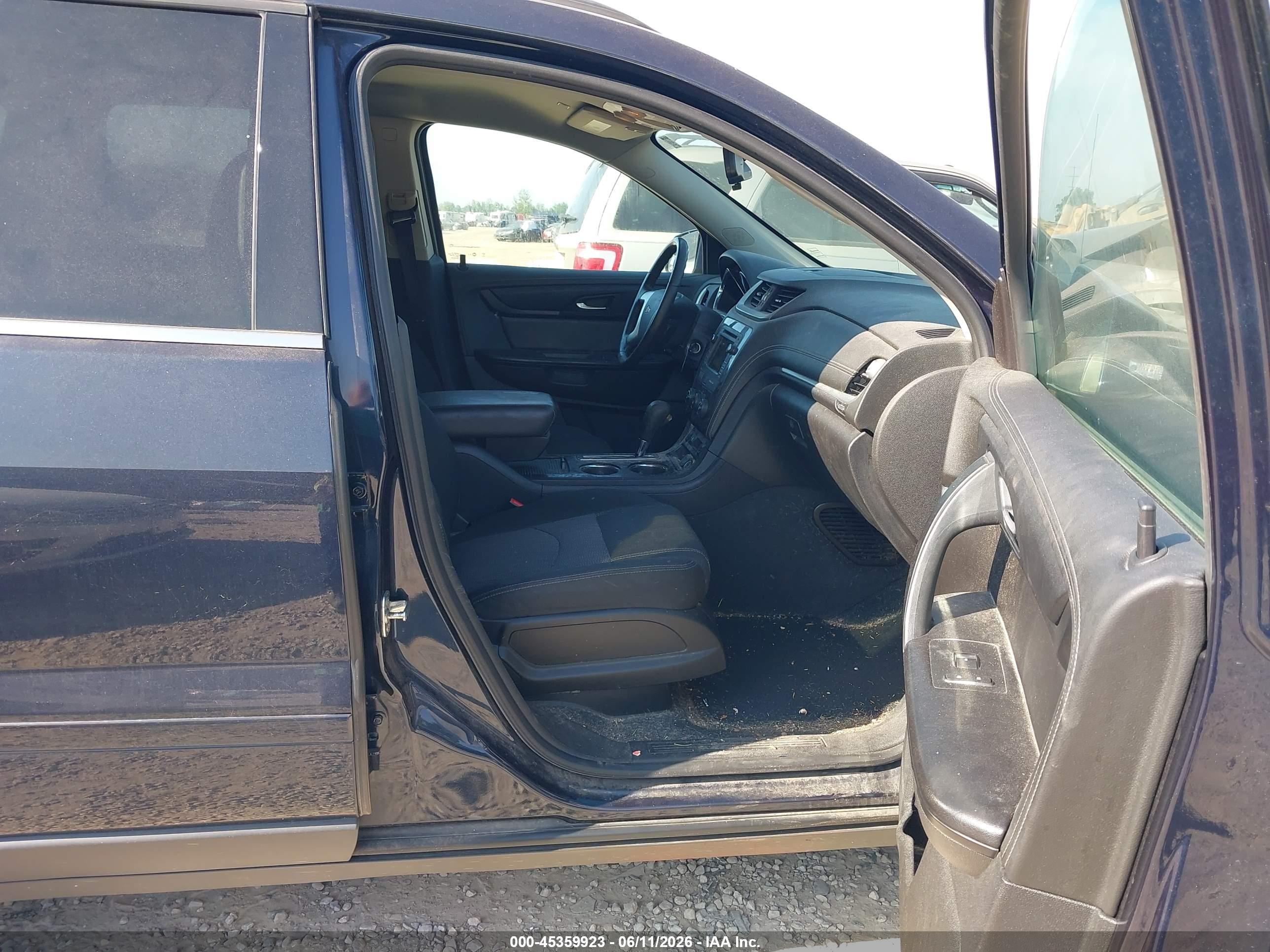 CHEVROLET TRAVERSE image 5