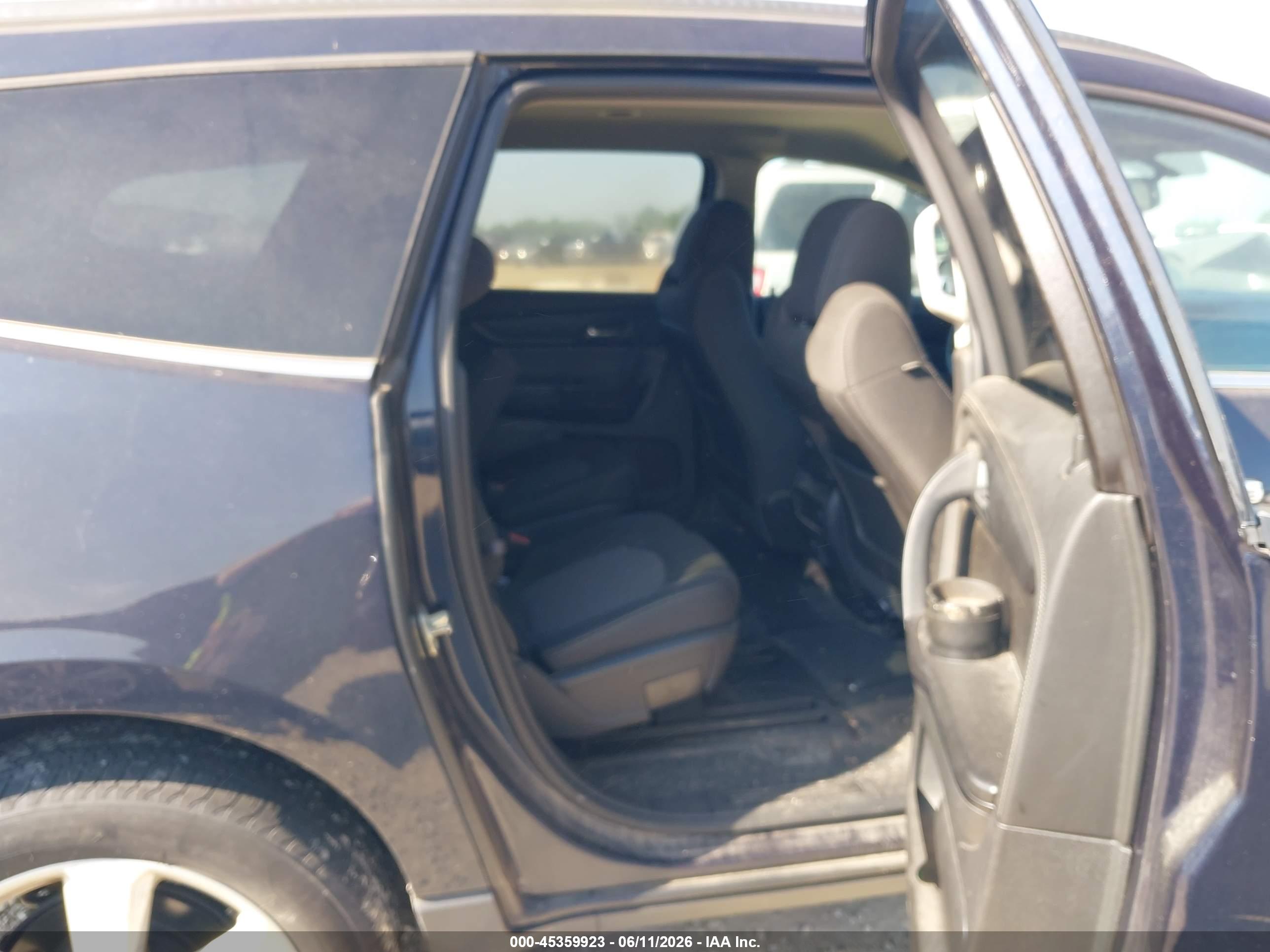 CHEVROLET TRAVERSE image 8