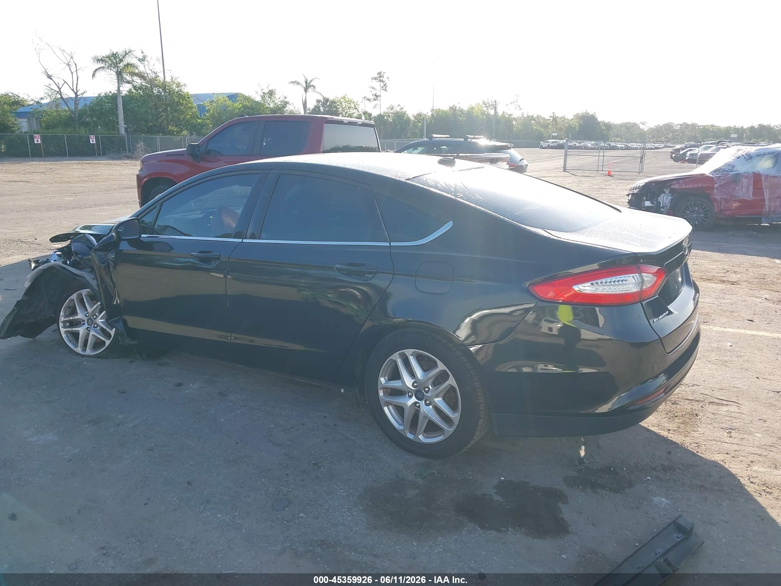 FORD FUSION image 3