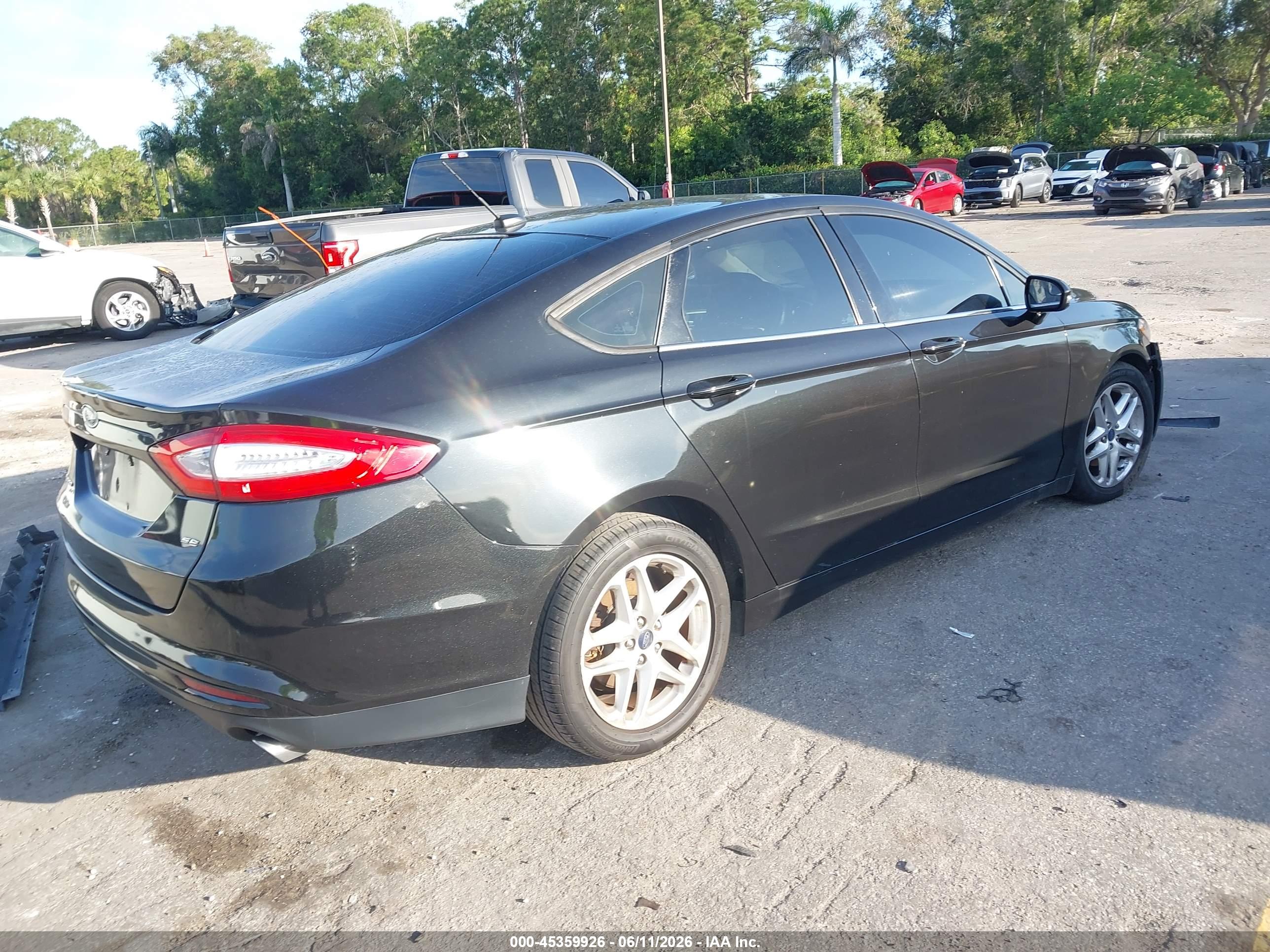 FORD FUSION image 4