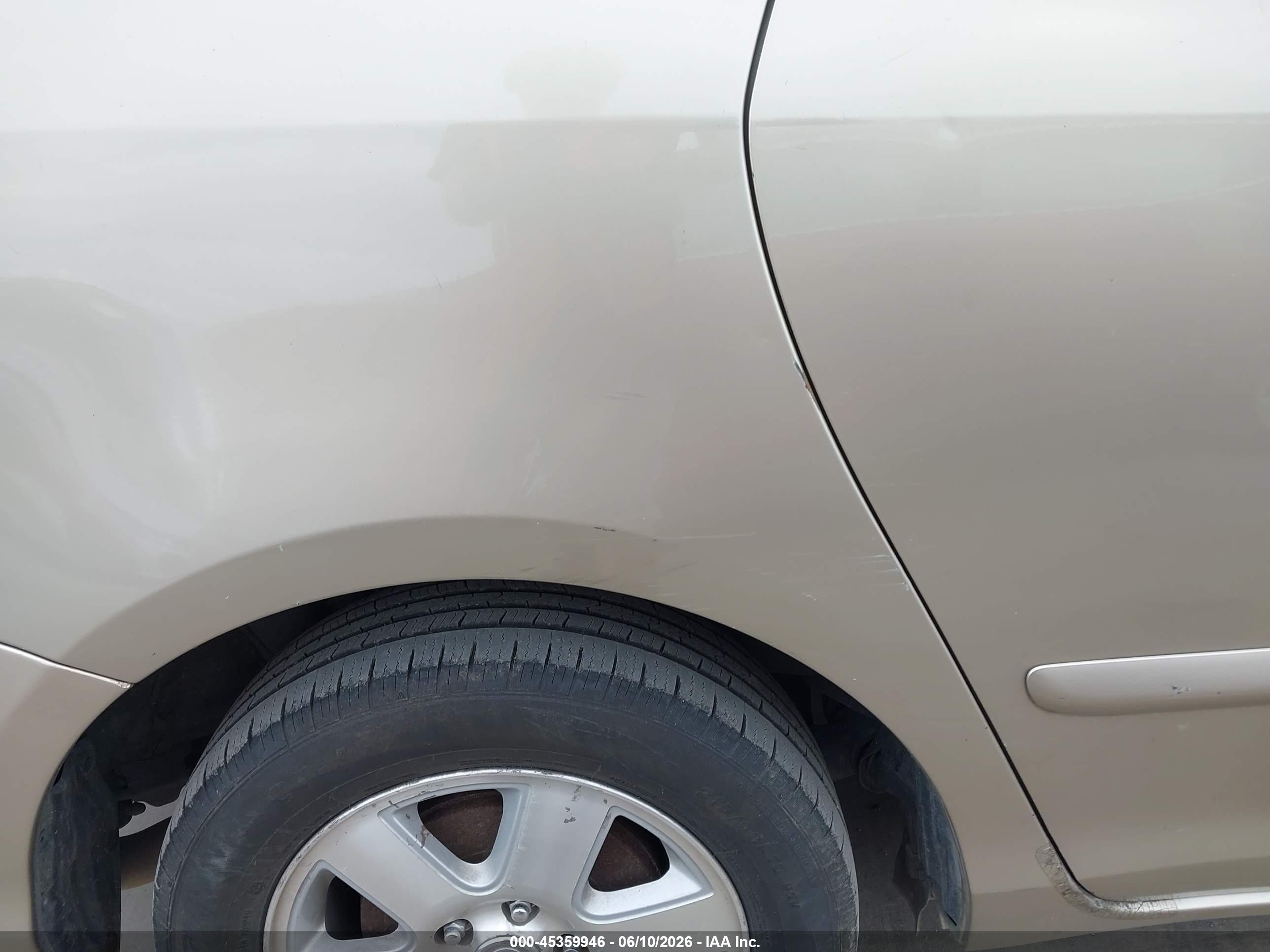 TOYOTA SIENNA image 6